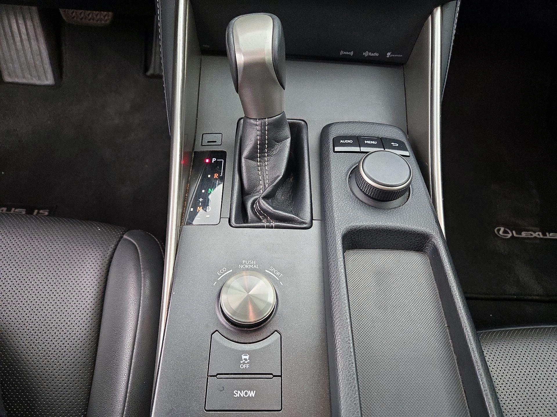 Thumbnail: 2016 Lexus IS - 17