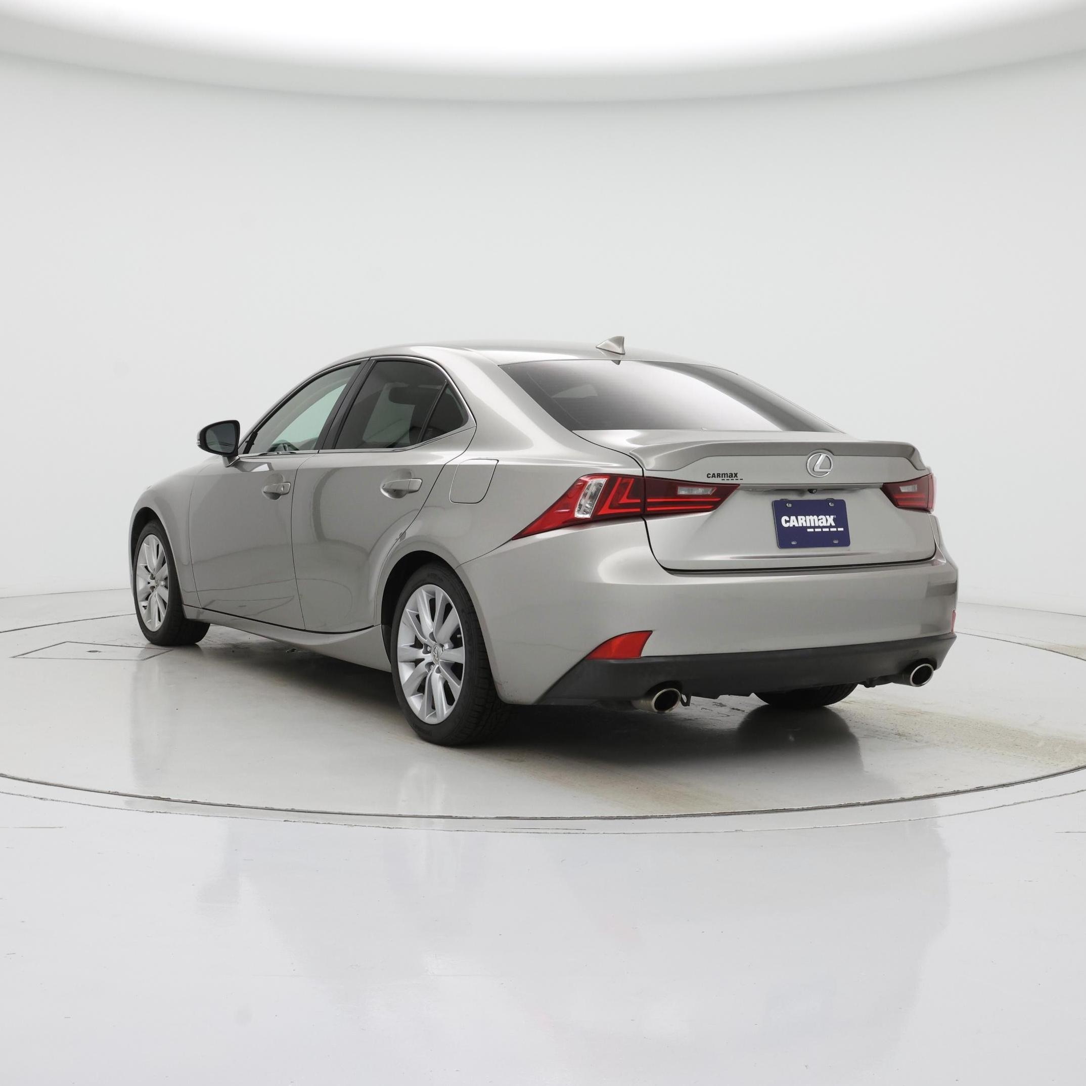 Thumbnail: 2016 Lexus IS - 2