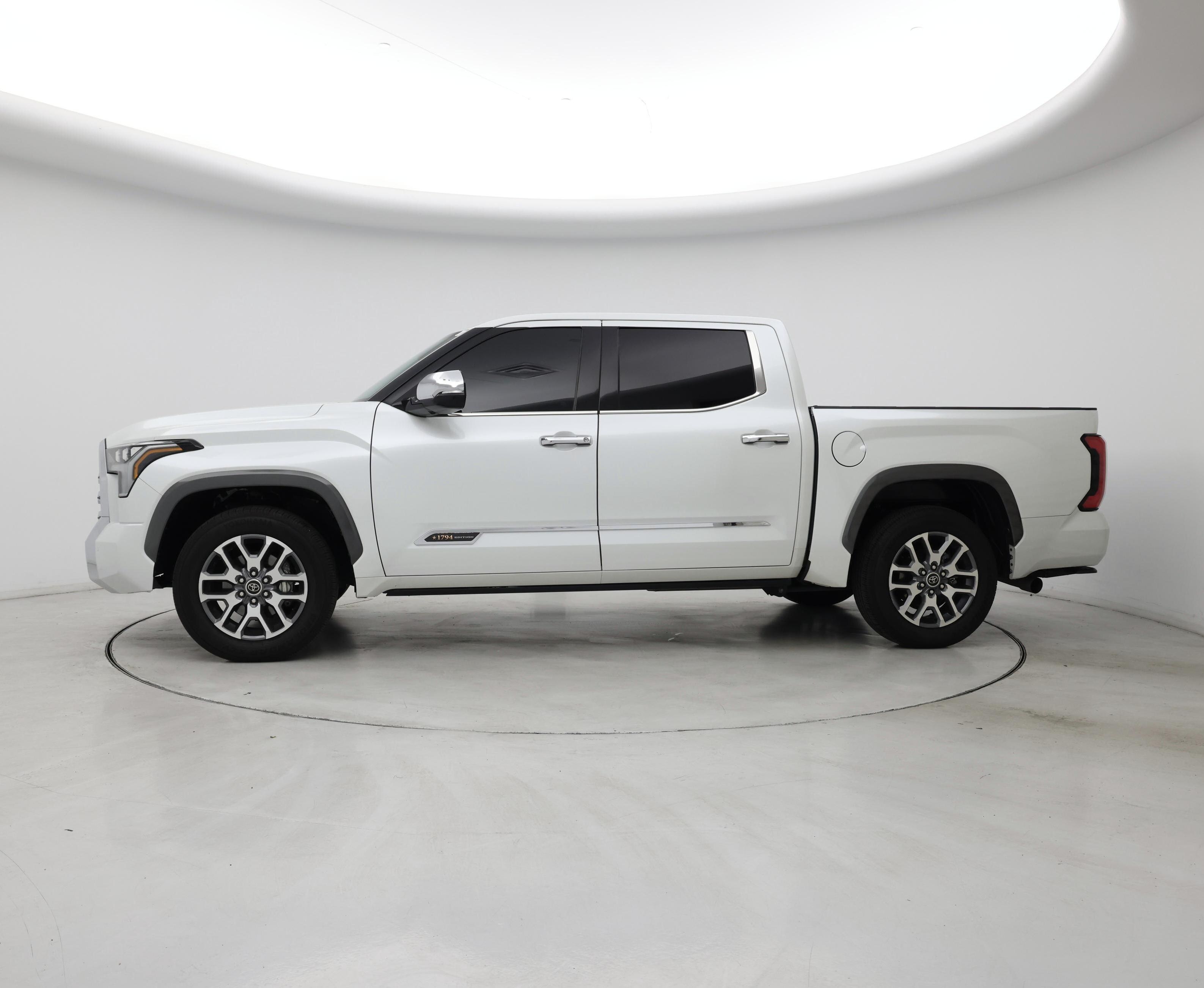 Thumbnail: 2022 Toyota Tundra - 3