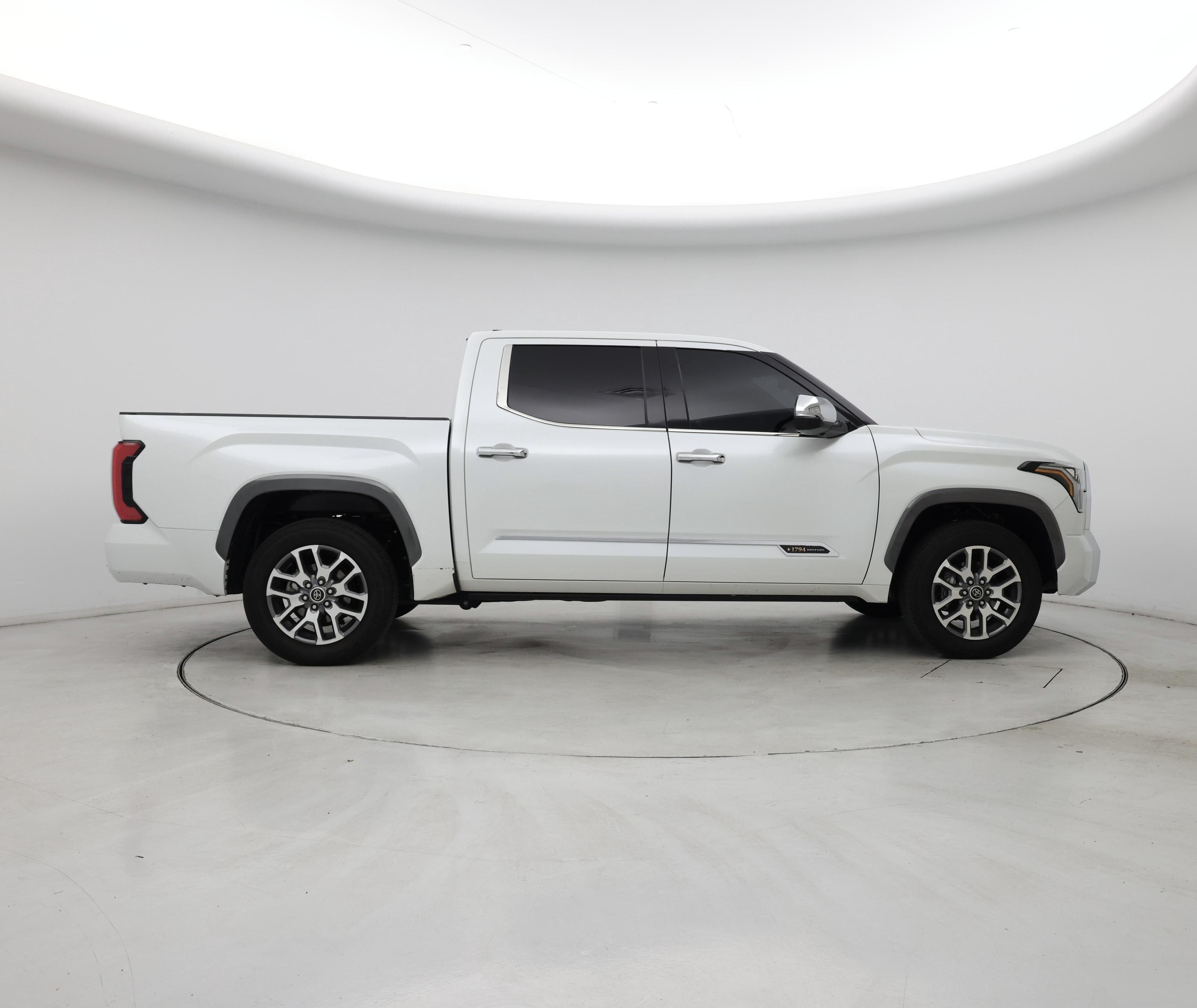 Thumbnail: 2022 Toyota Tundra - 7