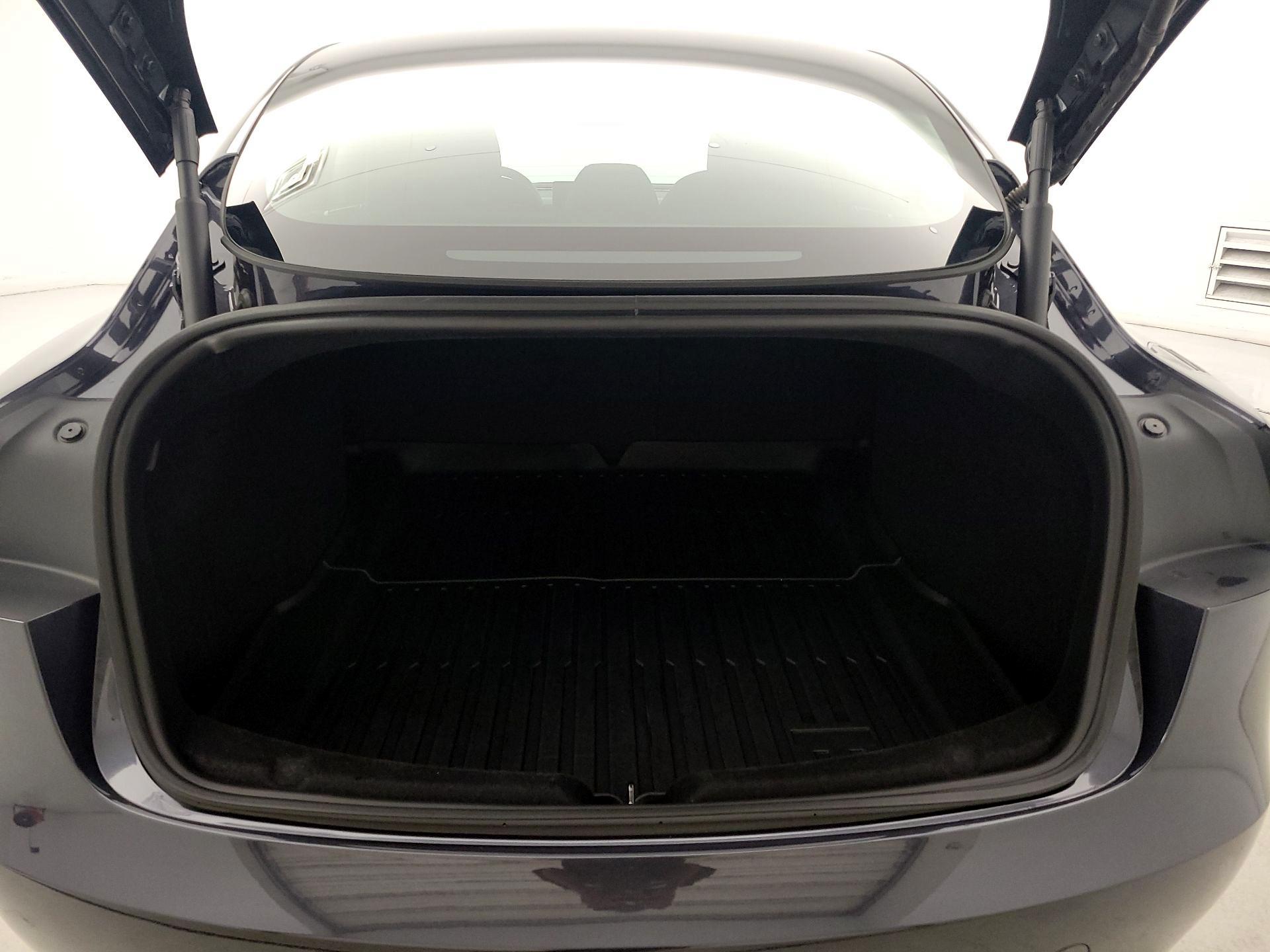 Thumbnail: 2025 Tesla Model 3 - 19