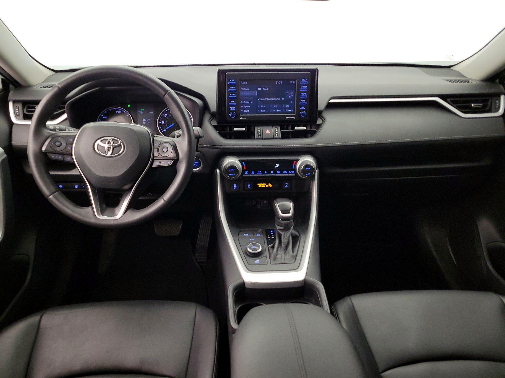 Thumbnail: 2021 Toyota RAV4 - 9