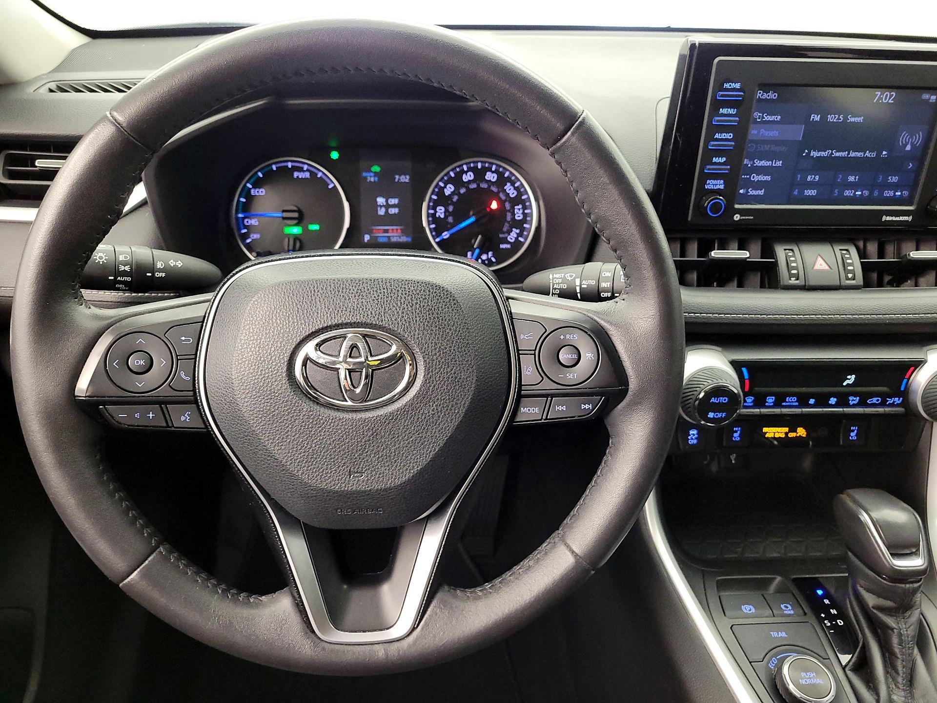 Thumbnail: 2021 Toyota RAV4 - 10