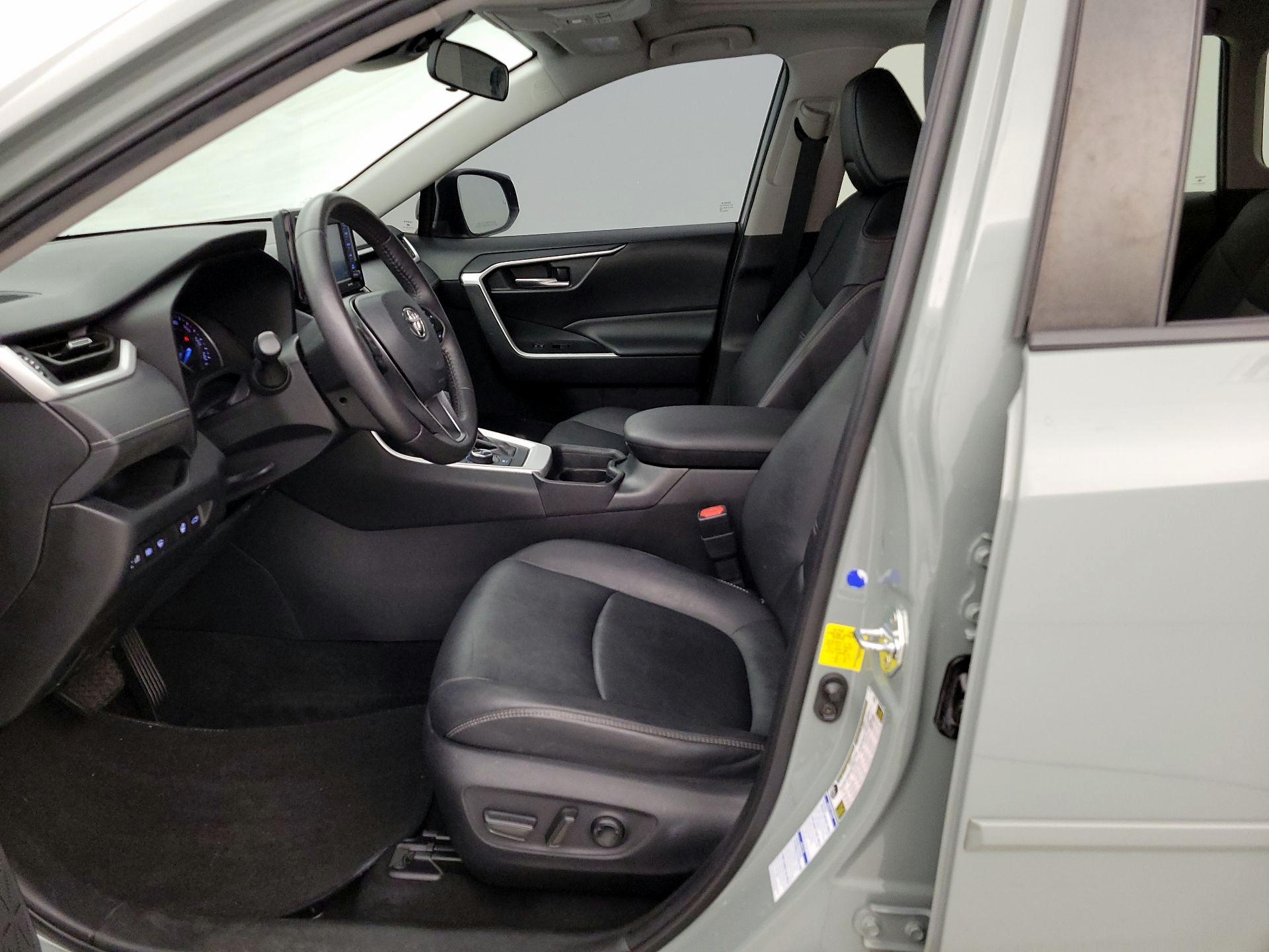 Thumbnail: 2021 Toyota RAV4 - 11