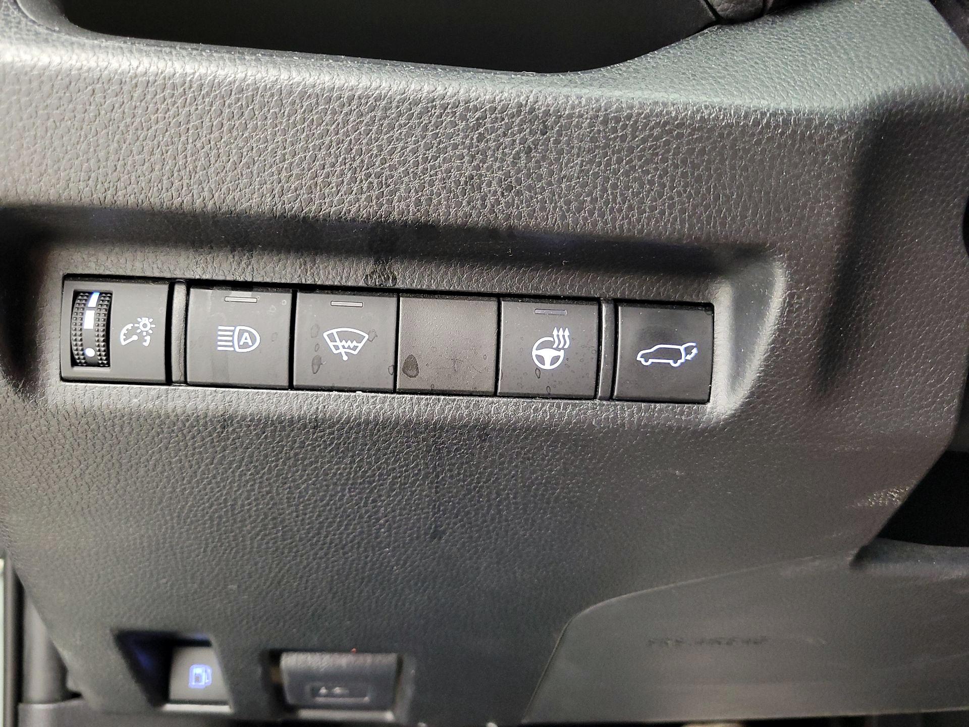 Thumbnail: 2021 Toyota RAV4 - 13