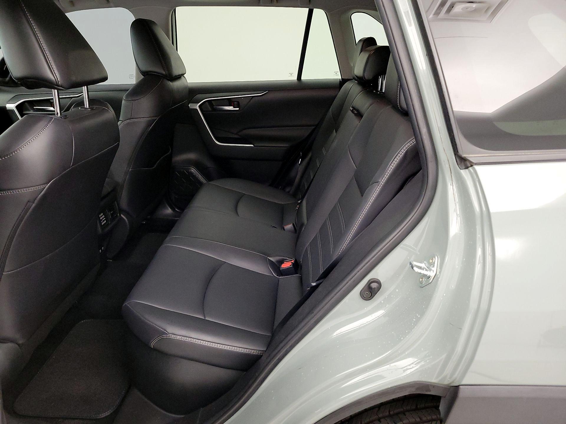Thumbnail: 2021 Toyota RAV4 - 20