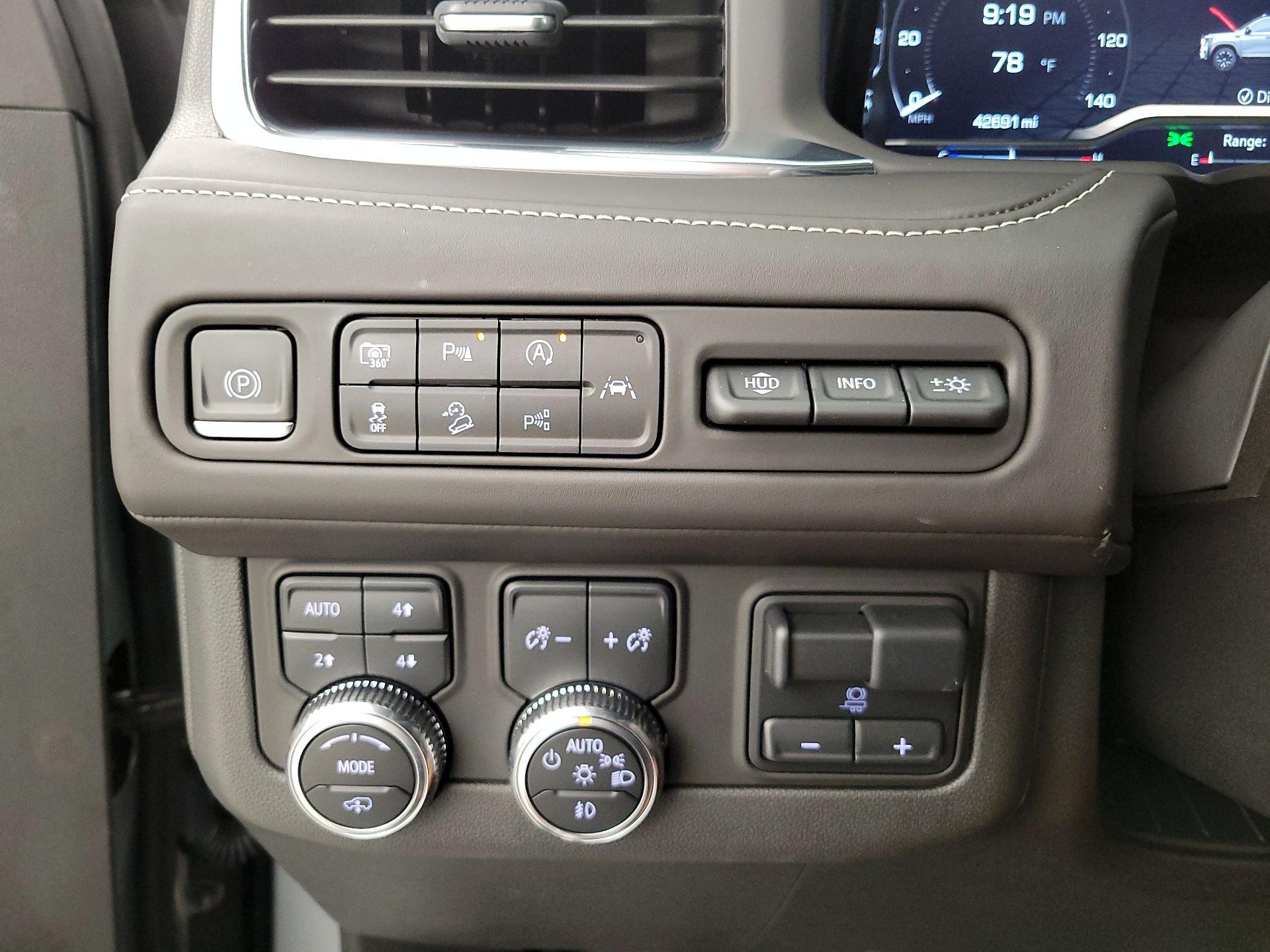 Thumbnail: 2023 GMC Yukon - 13