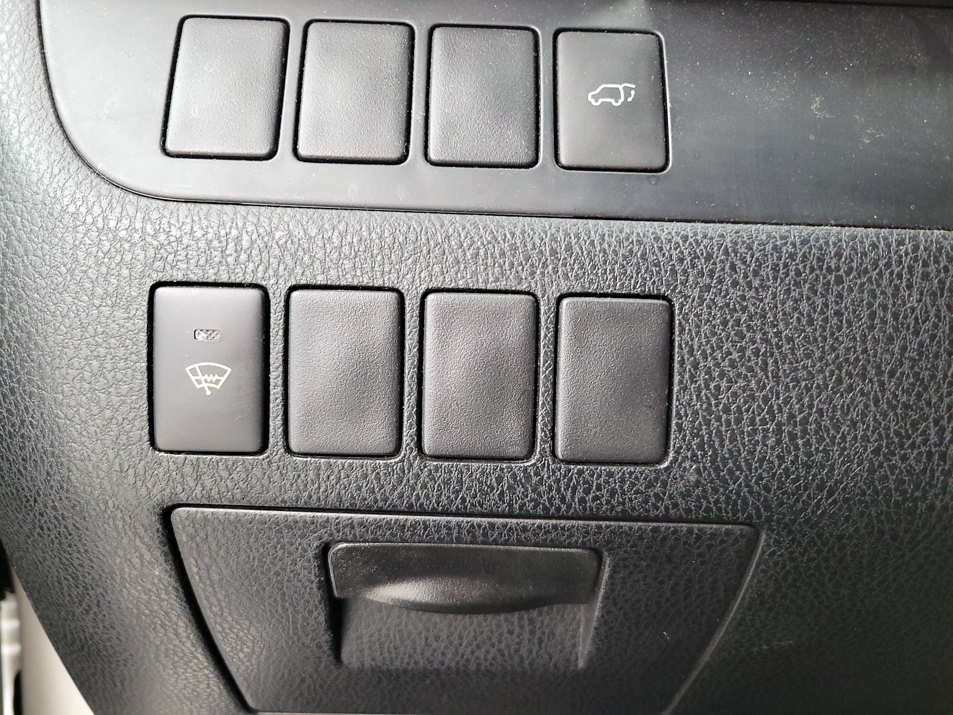 Thumbnail: 2014 Toyota Highlander - 13