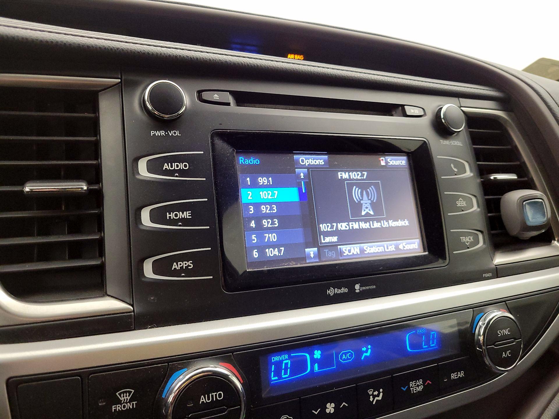 Thumbnail: 2014 Toyota Highlander - 15