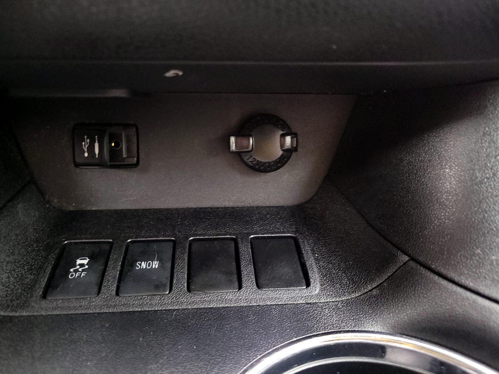 Thumbnail: 2014 Toyota Highlander - 18