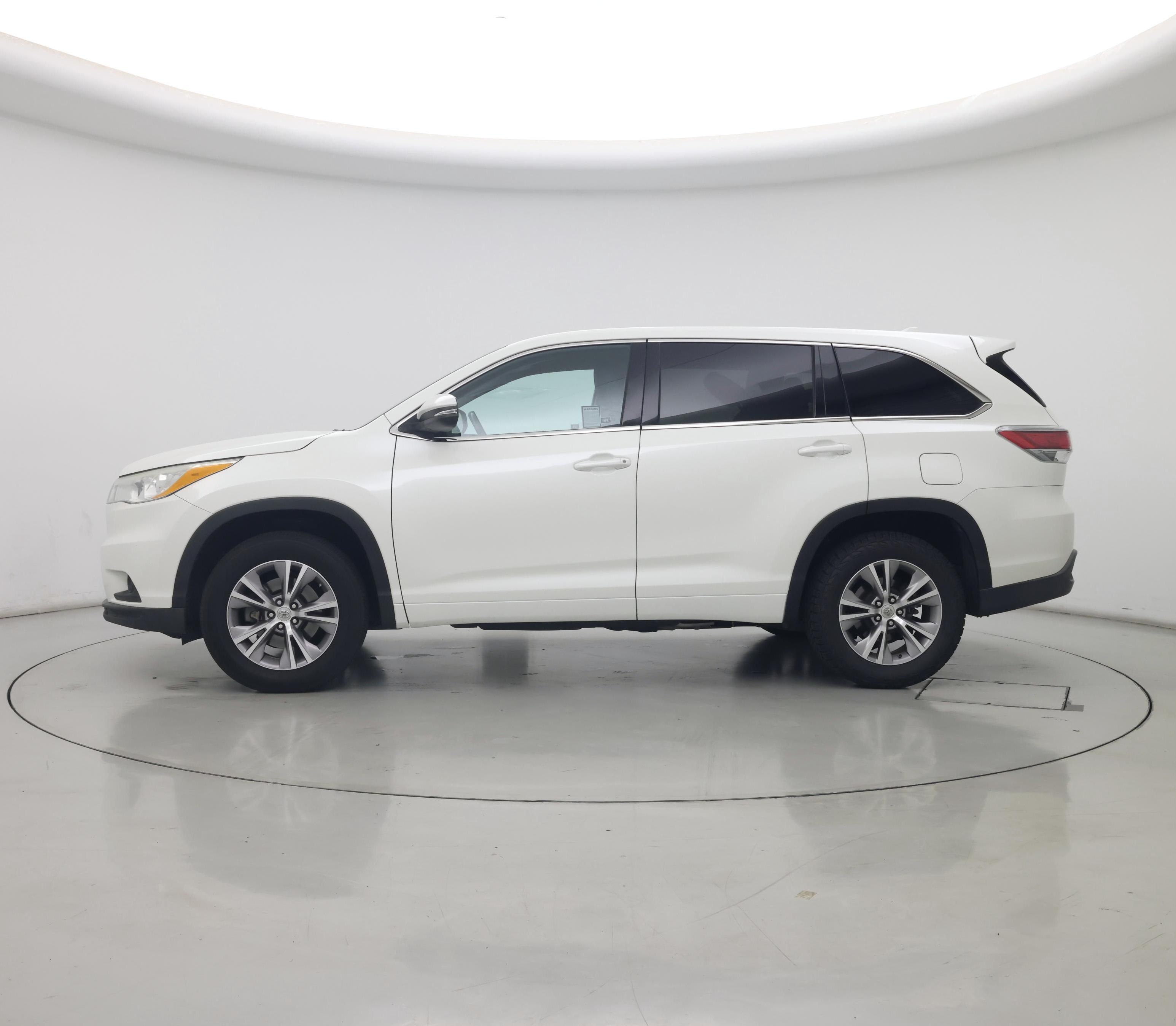 Thumbnail: 2014 Toyota Highlander - 3