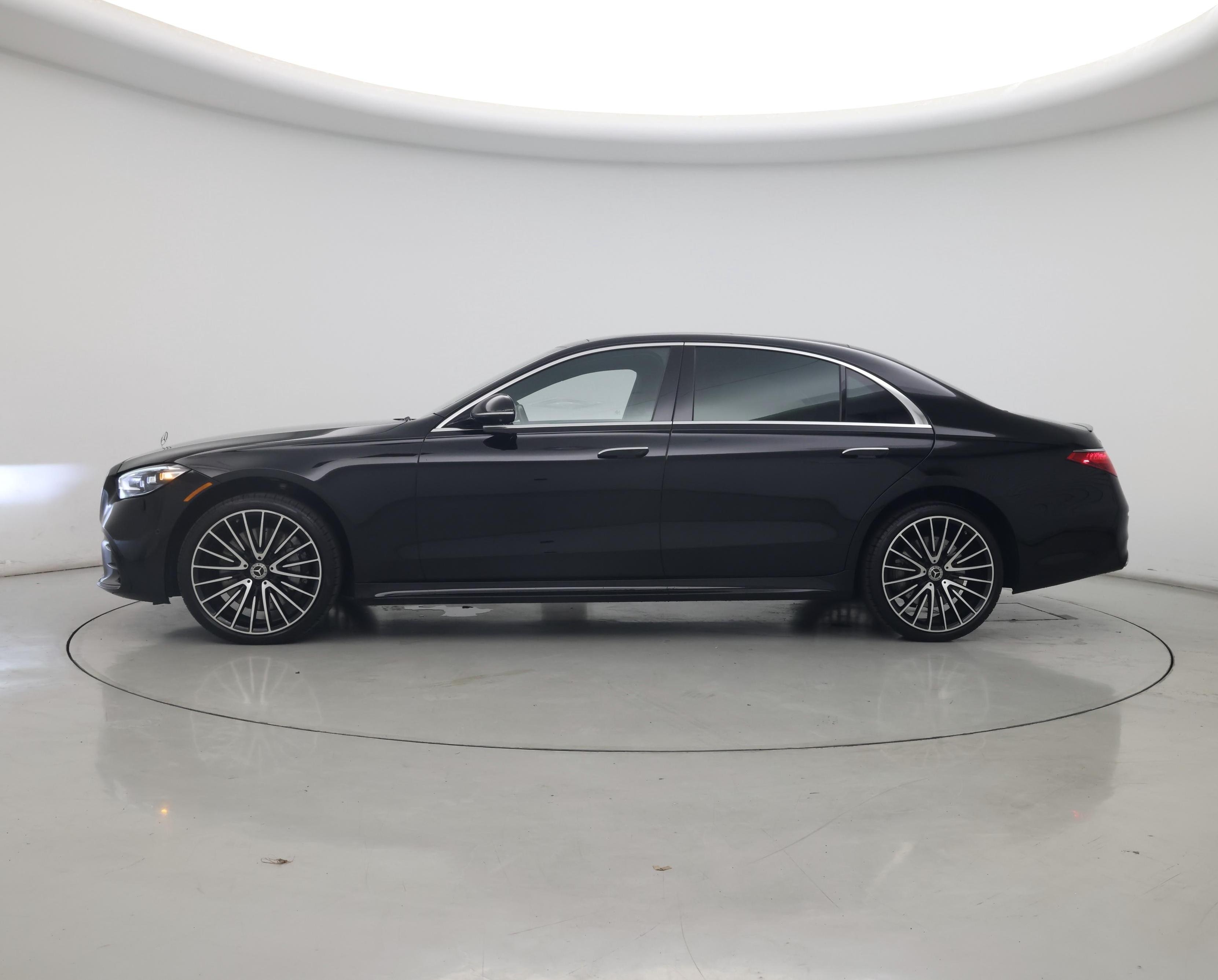 Thumbnail: 2021 Mercedes-Benz S-Class - 3