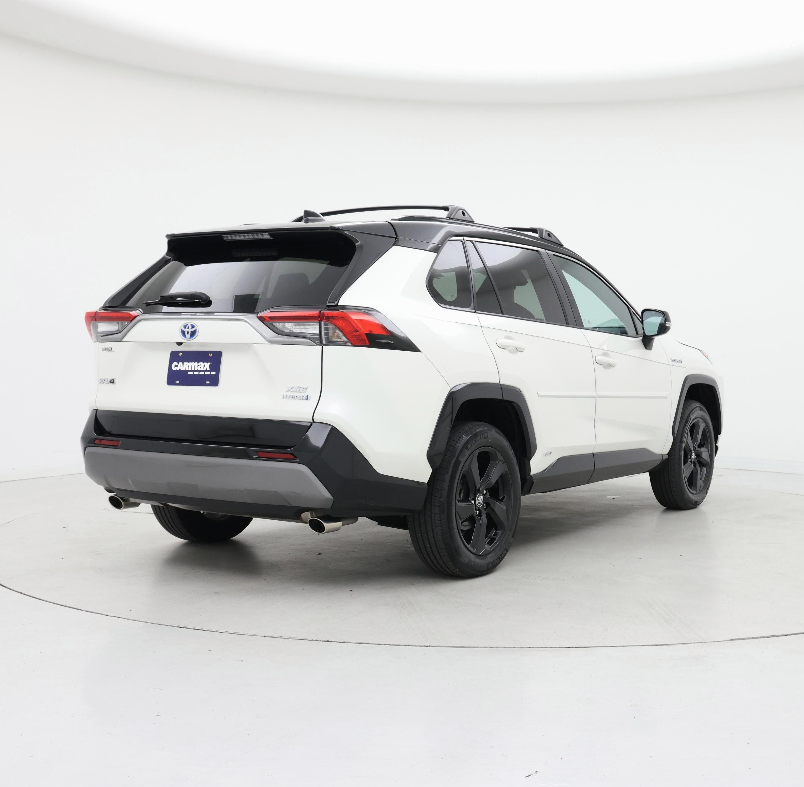 Thumbnail: 2021 Toyota RAV4 - 8
