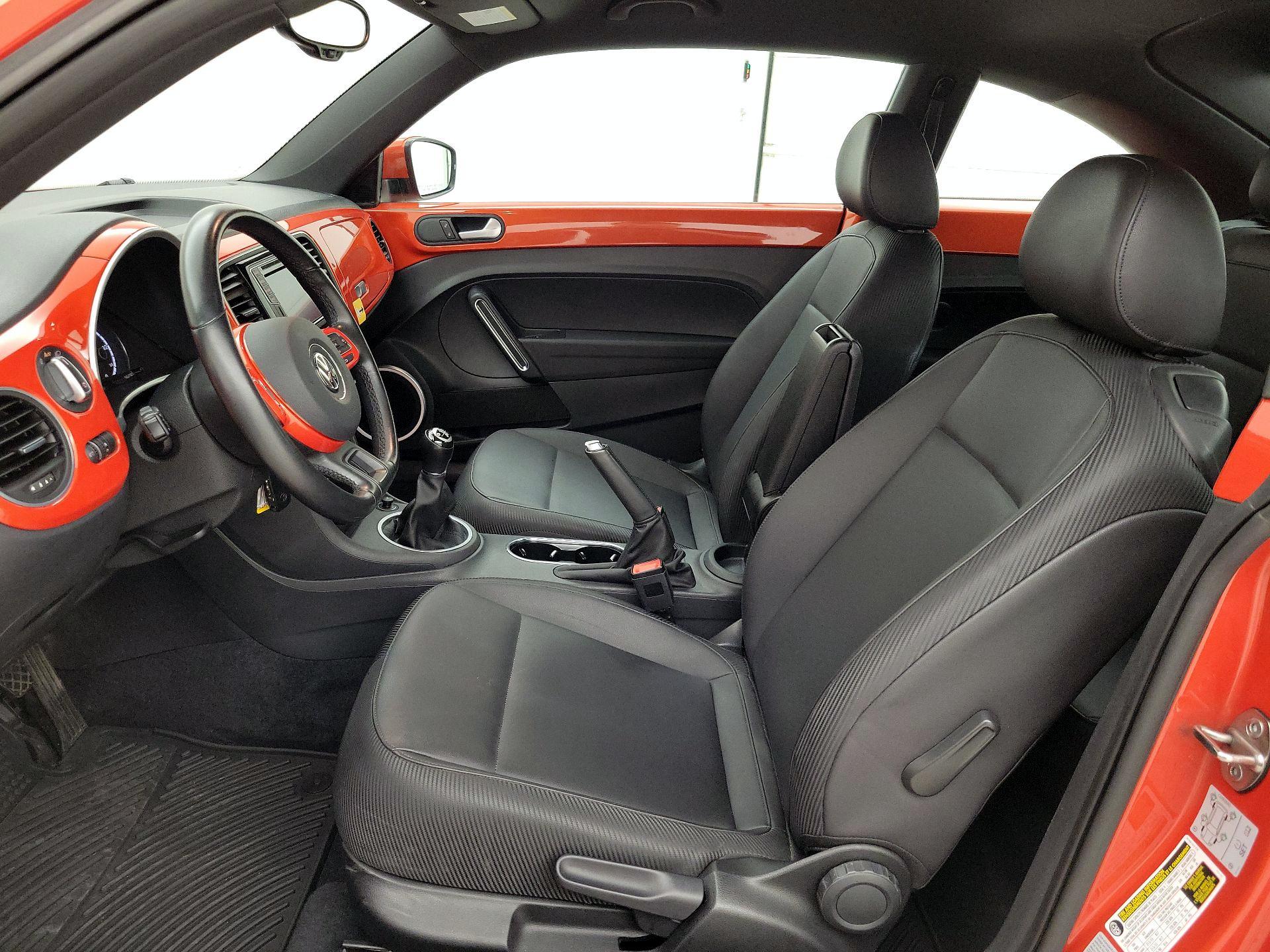 Thumbnail: 2016 Volkswagen Beetle - 11