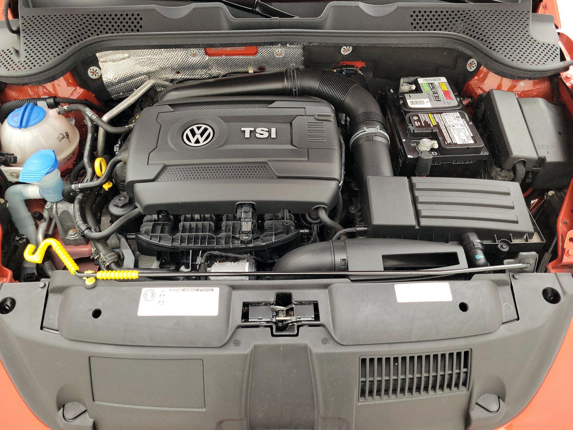 Thumbnail: 2016 Volkswagen Beetle - 20