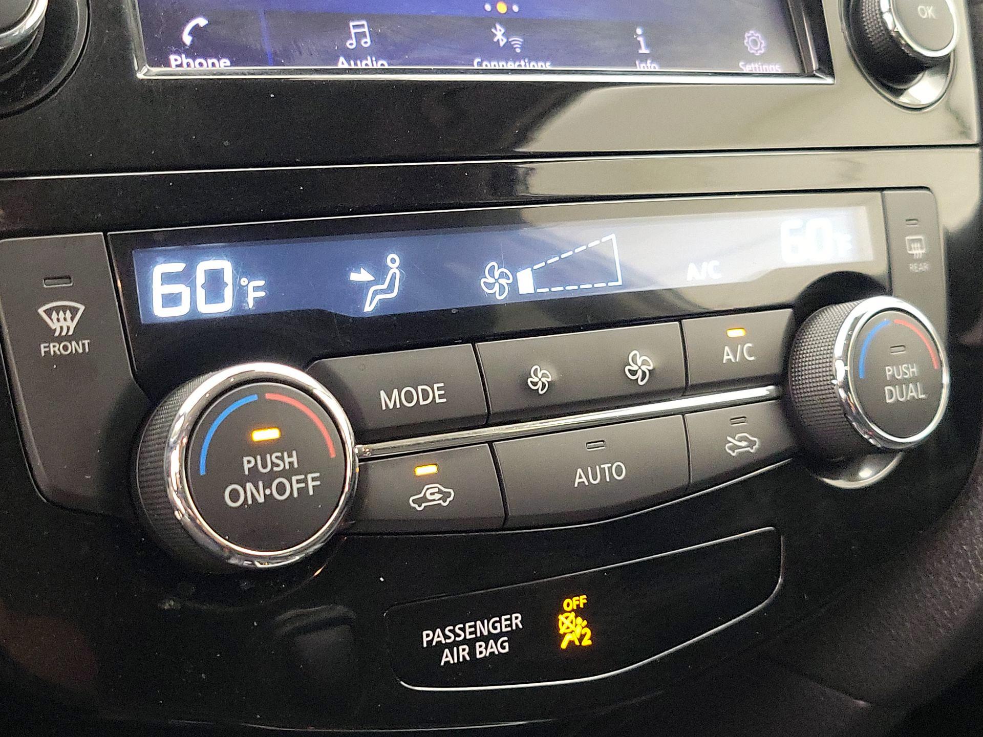 Thumbnail: 2019 Nissan Rogue - 16