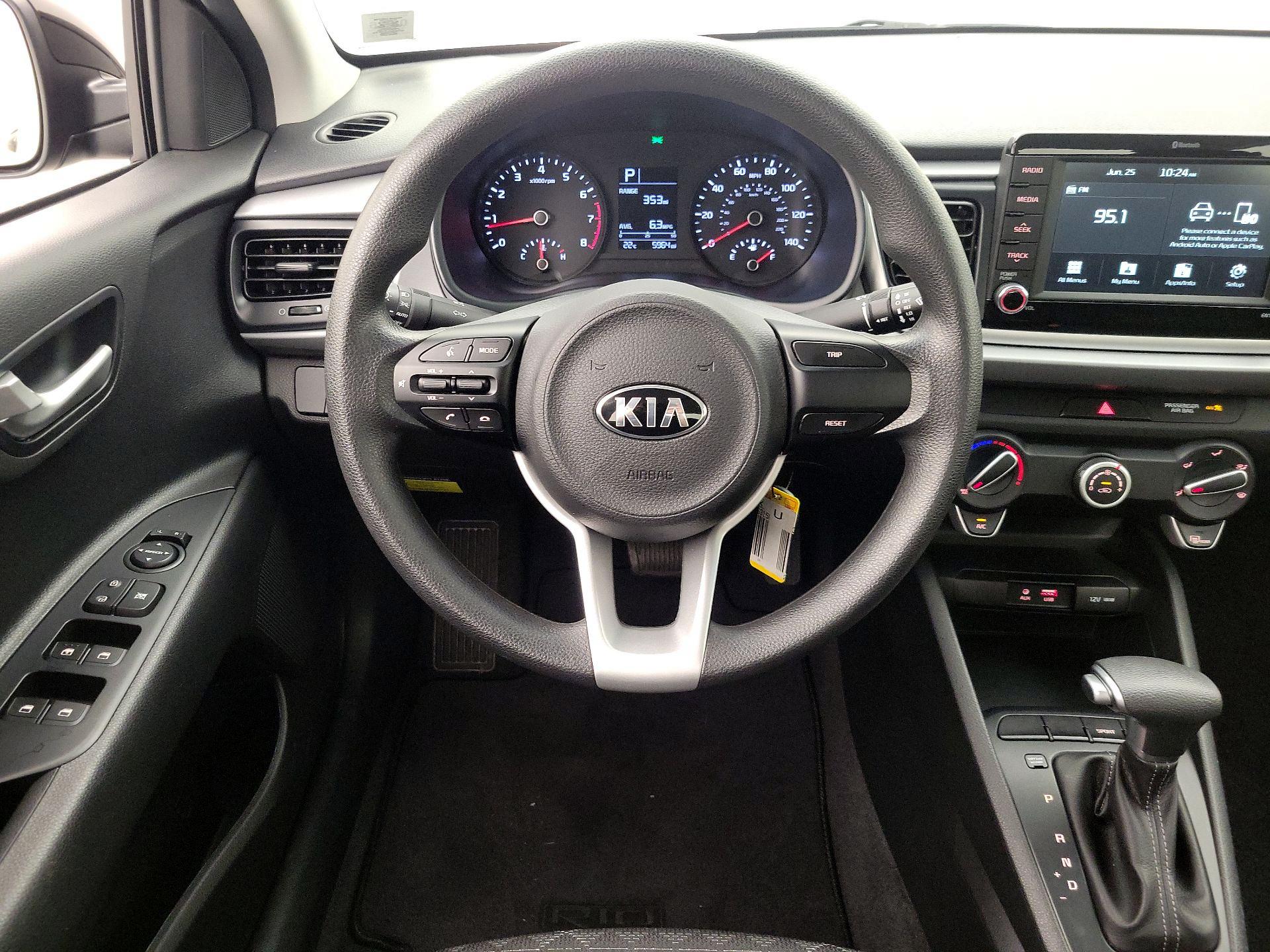 Thumbnail: 2020 Kia Rio - 10