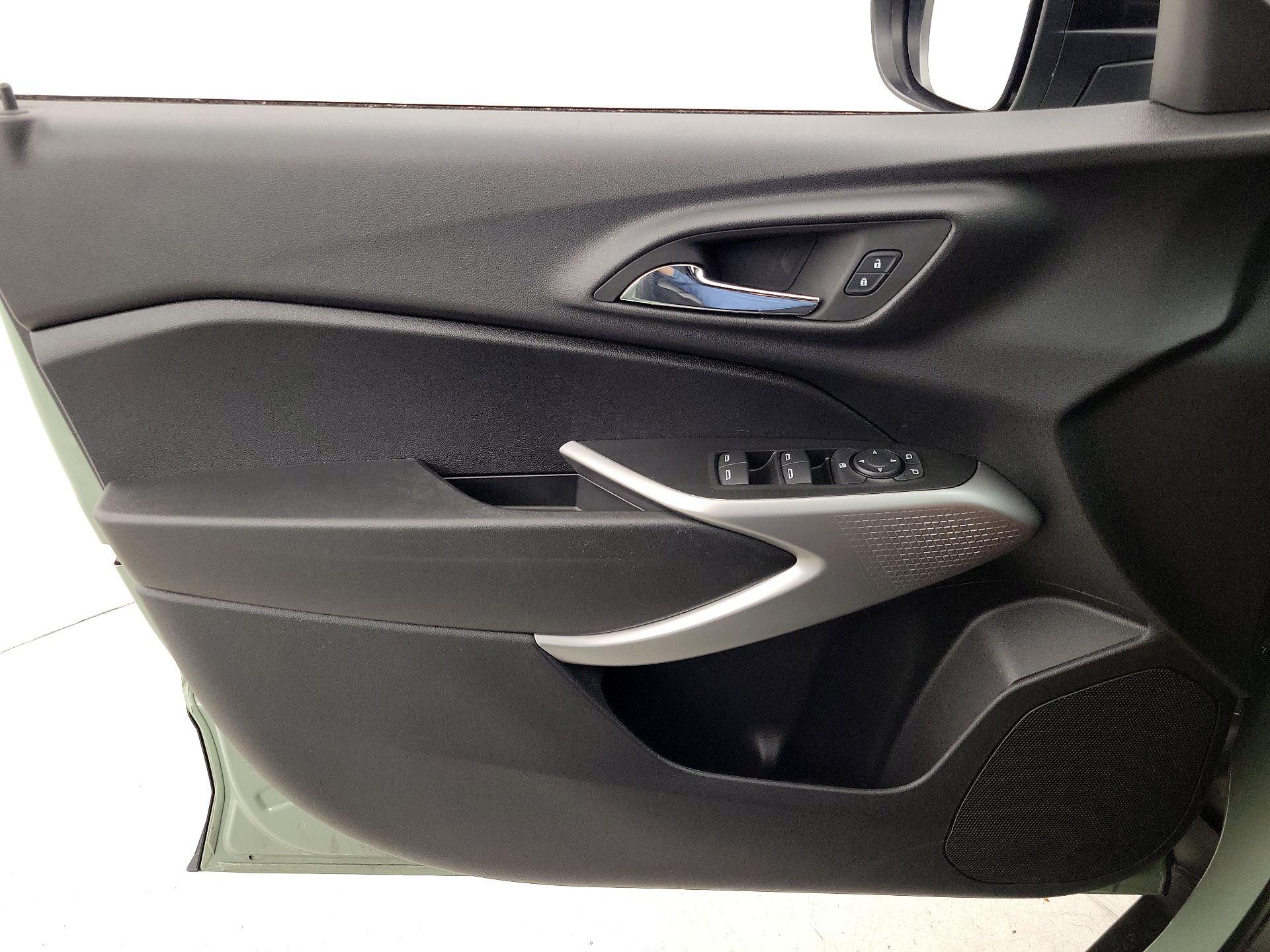 Thumbnail: 2024 Chevrolet Trax - 12