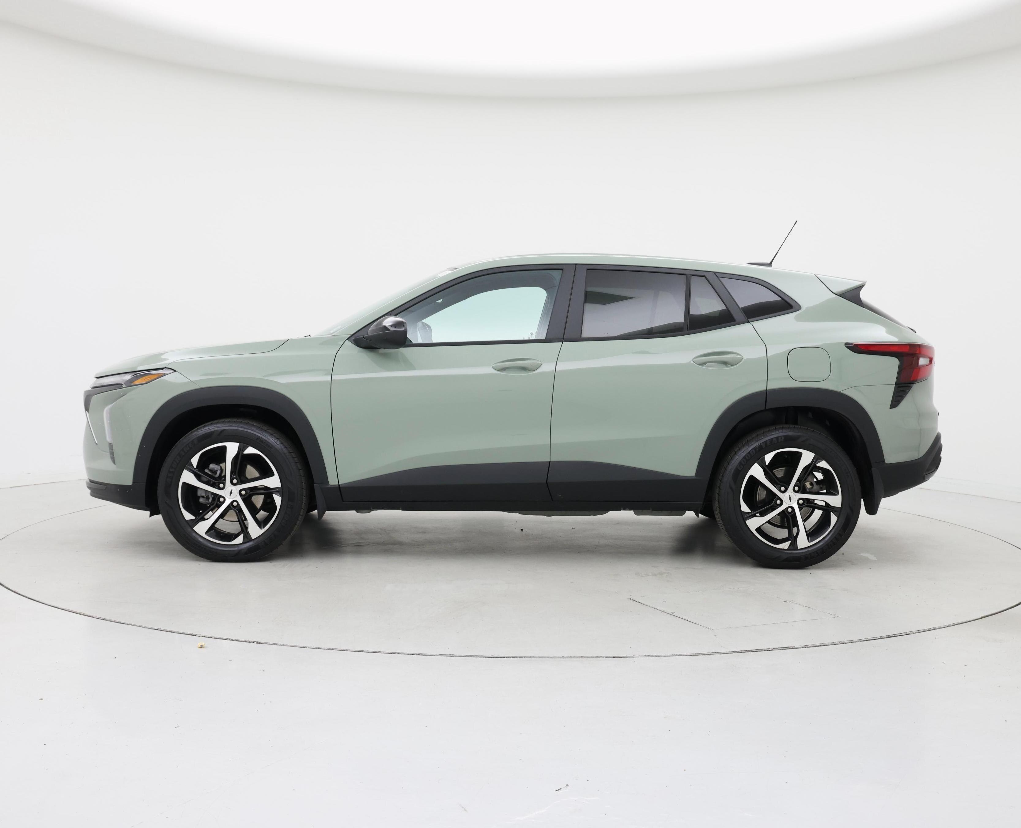 Thumbnail: 2024 Chevrolet Trax - 3