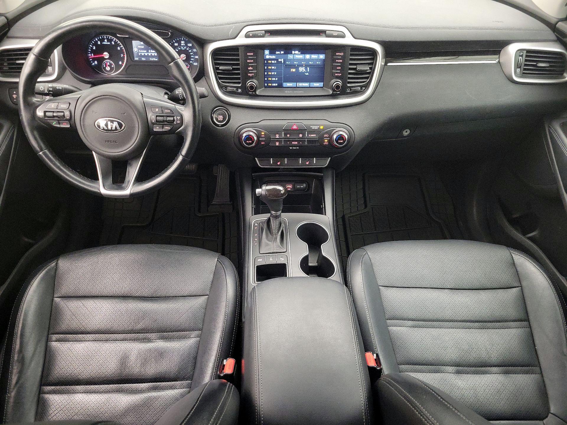 Thumbnail: 2017 Kia Sorento - 9