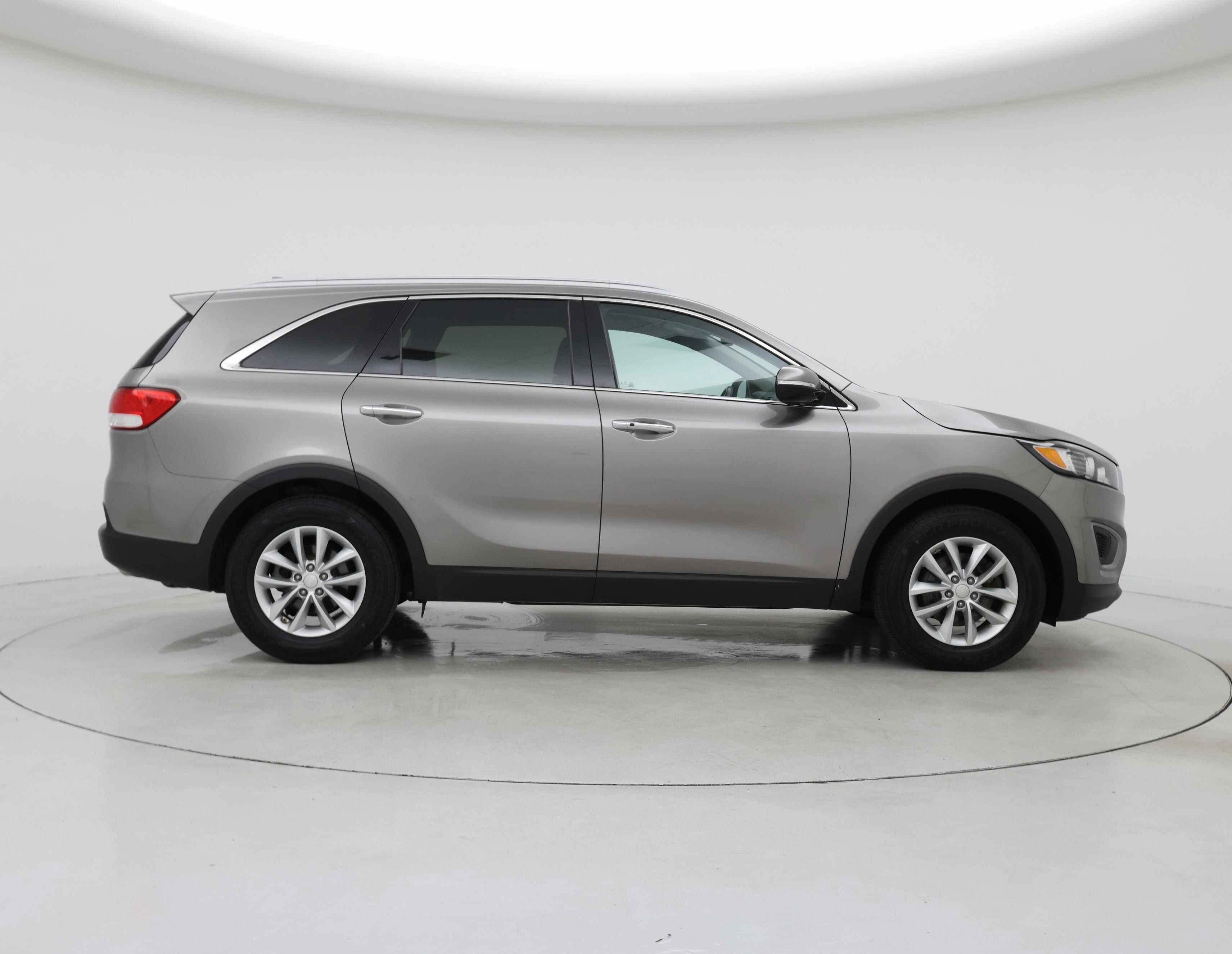 Thumbnail: 2017 Kia Sorento - 7