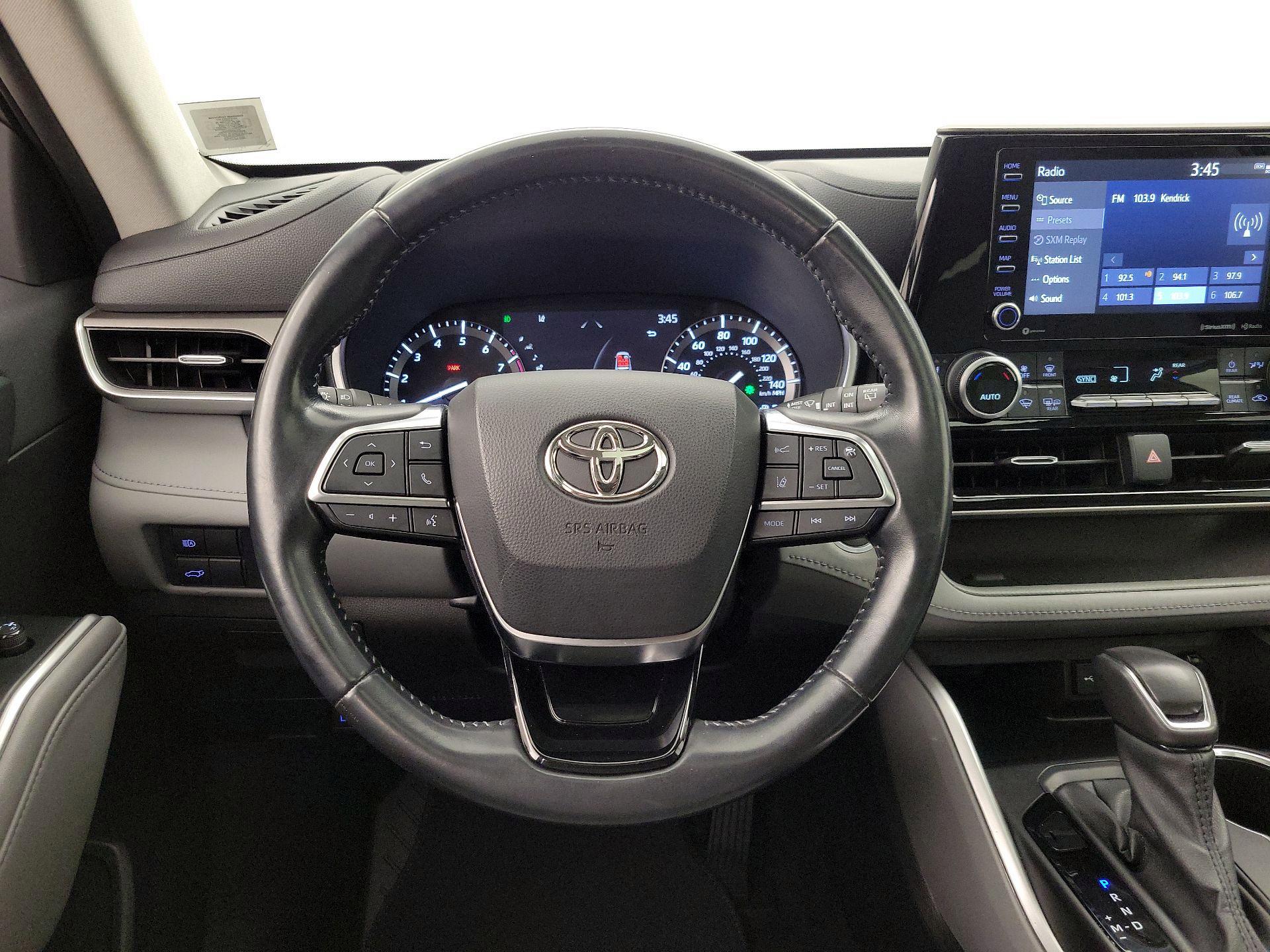 Thumbnail: 2021 Toyota Highlander - 10