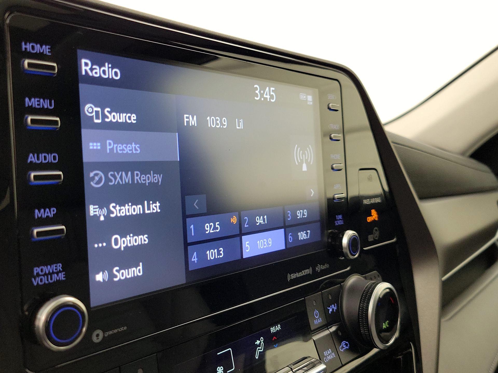 Thumbnail: 2021 Toyota Highlander - 15