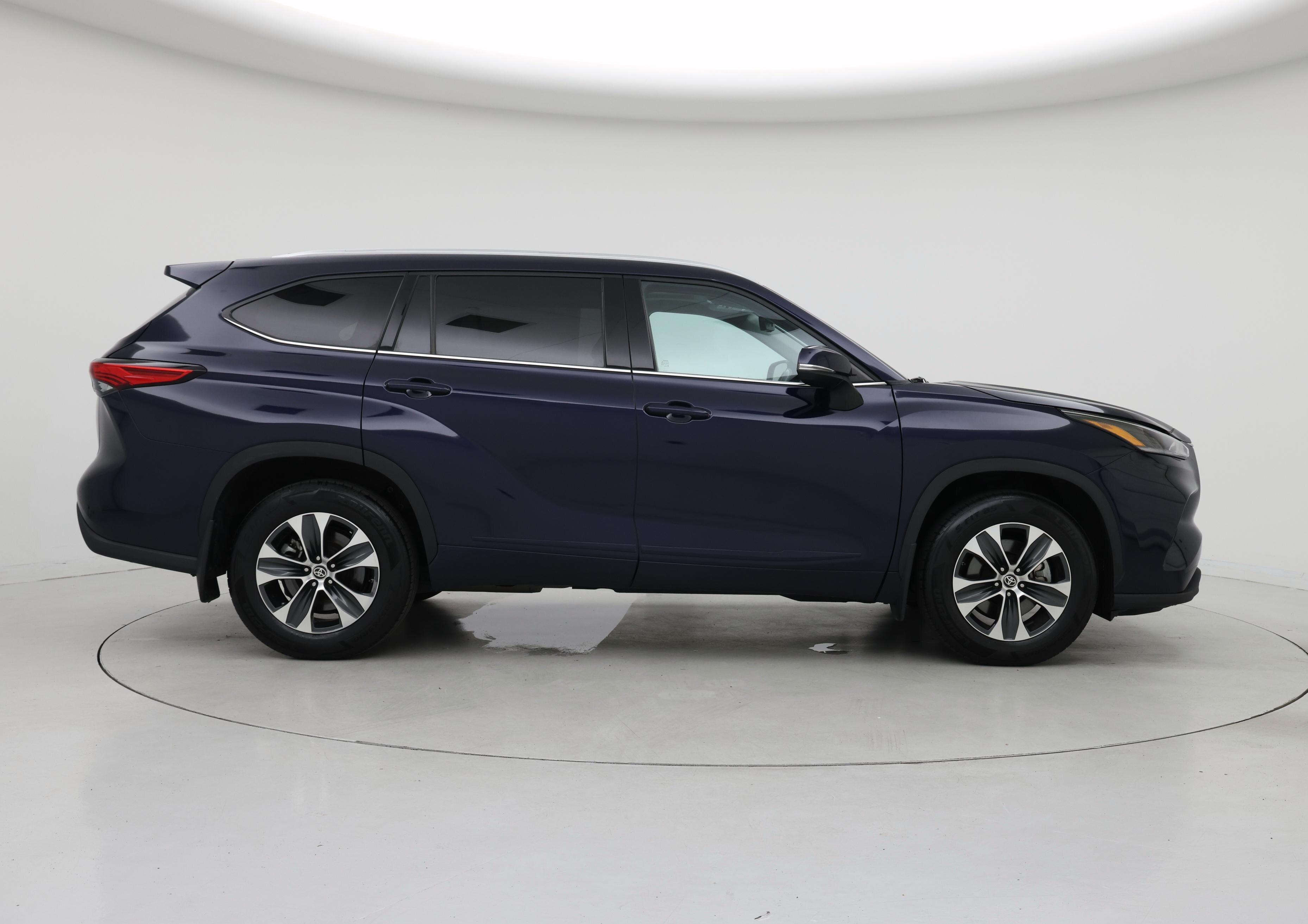 Thumbnail: 2021 Toyota Highlander - 7
