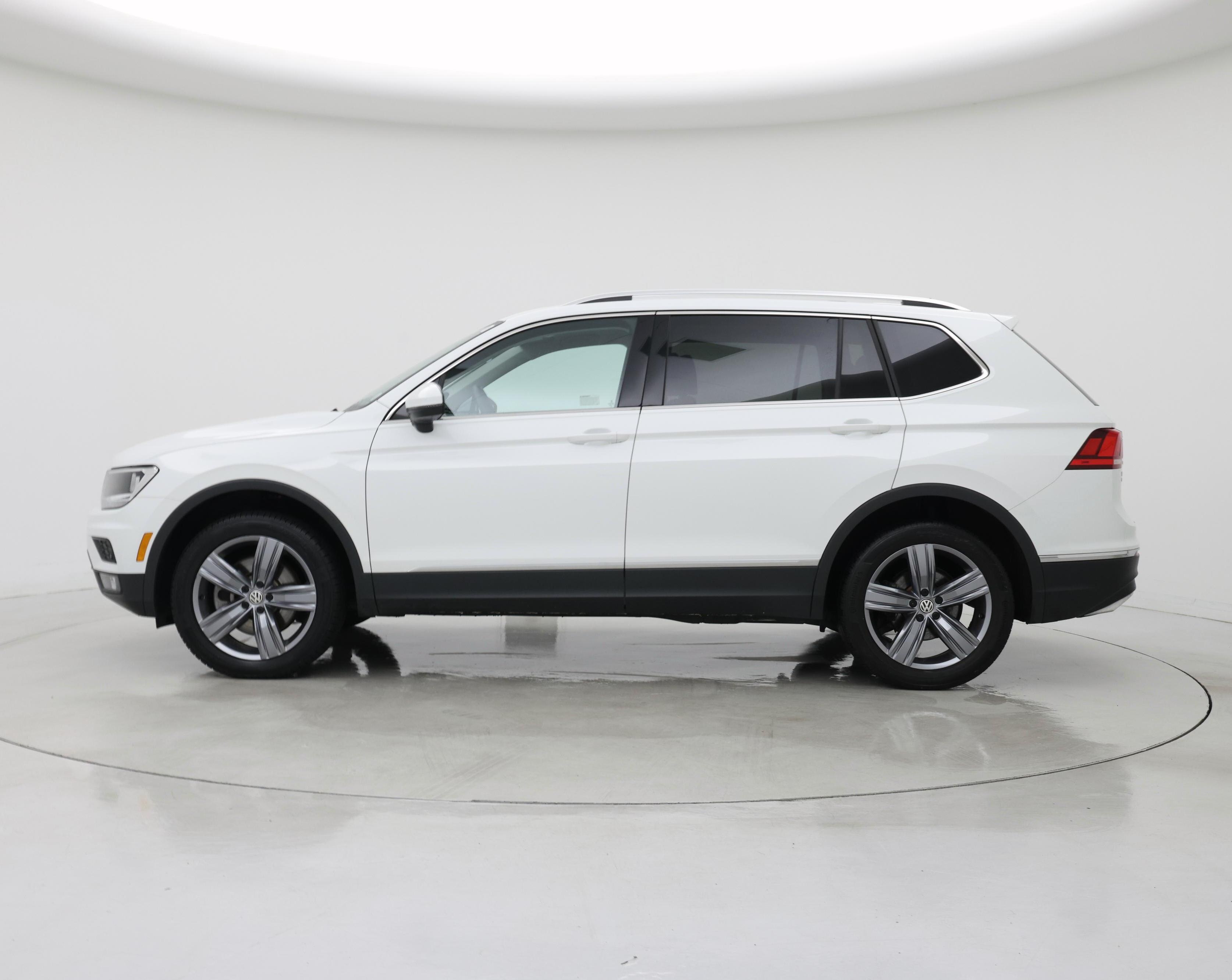 Thumbnail: 2020 Volkswagen Tiguan - 3