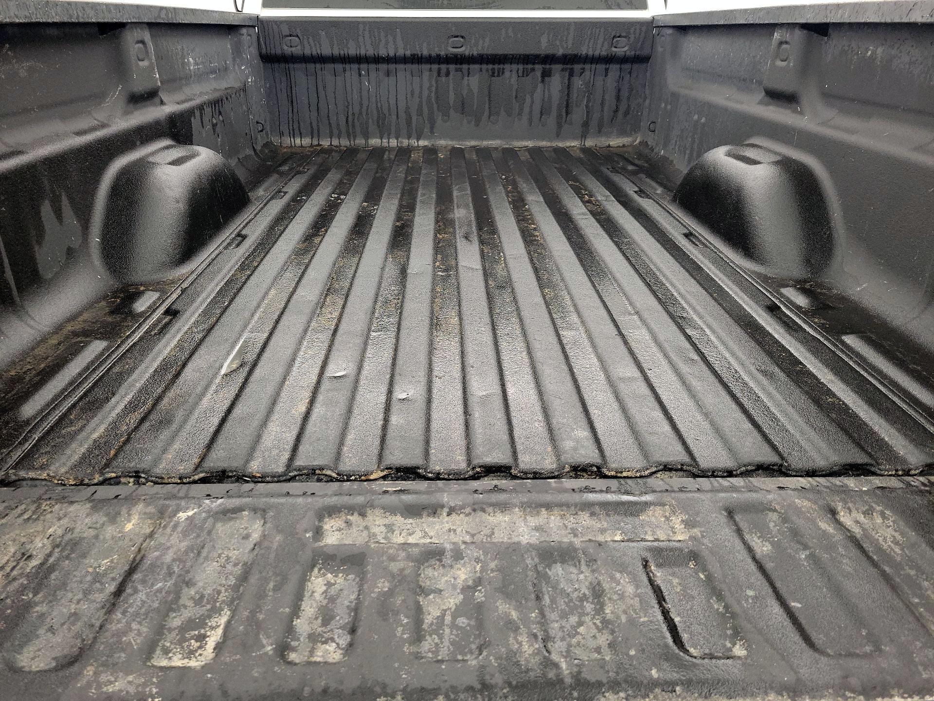 Thumbnail: 2018 Chevrolet Silverado 1500 - 19