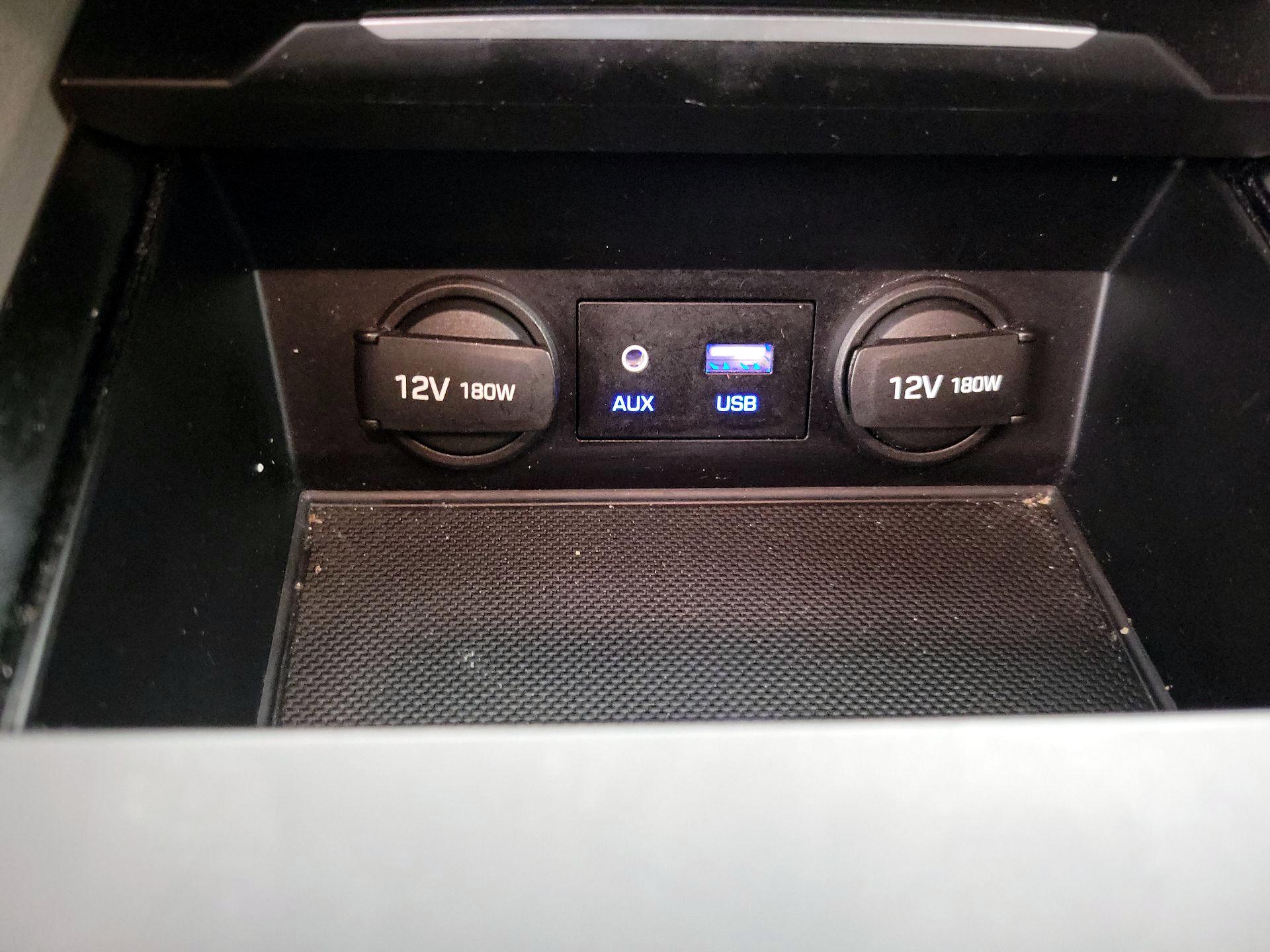 Thumbnail: 2017 Hyundai Elantra - 18
