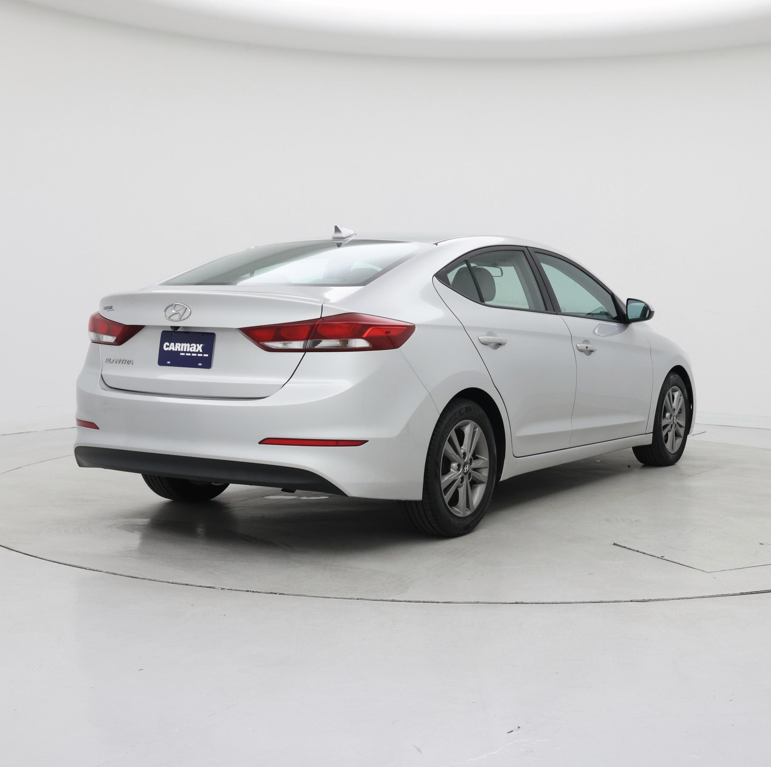 Thumbnail: 2017 Hyundai Elantra - 8