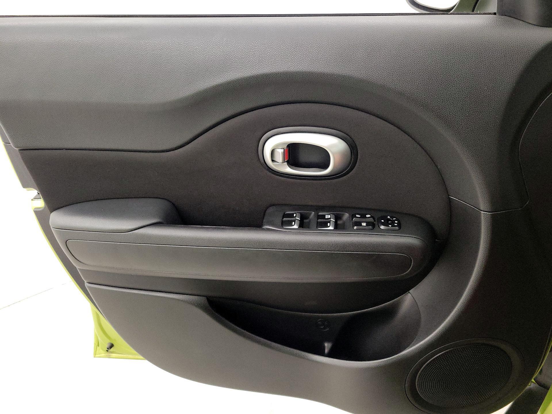 Thumbnail: 2018 Kia Soul - 12