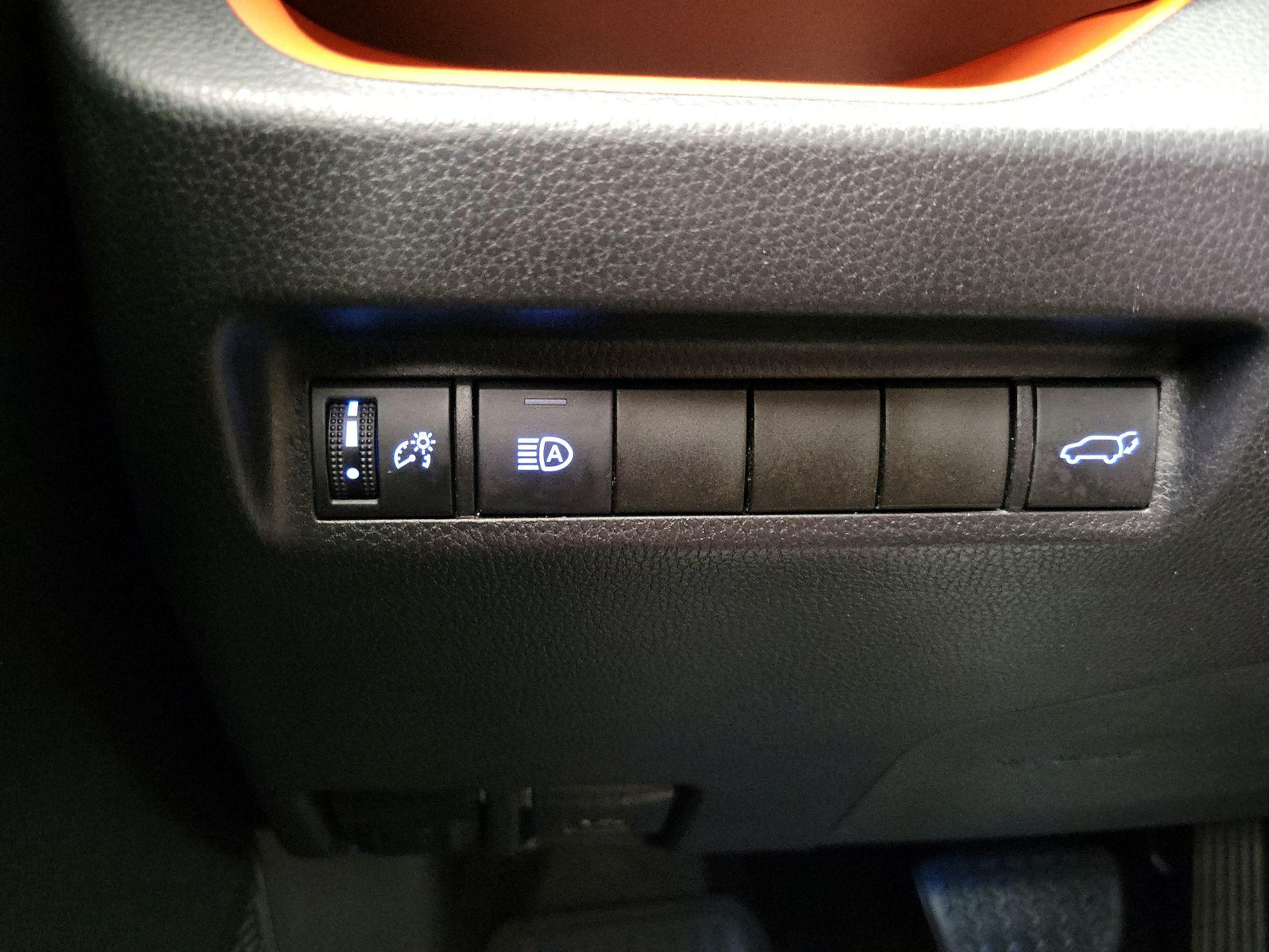 Thumbnail: 2019 Toyota RAV4 - 13