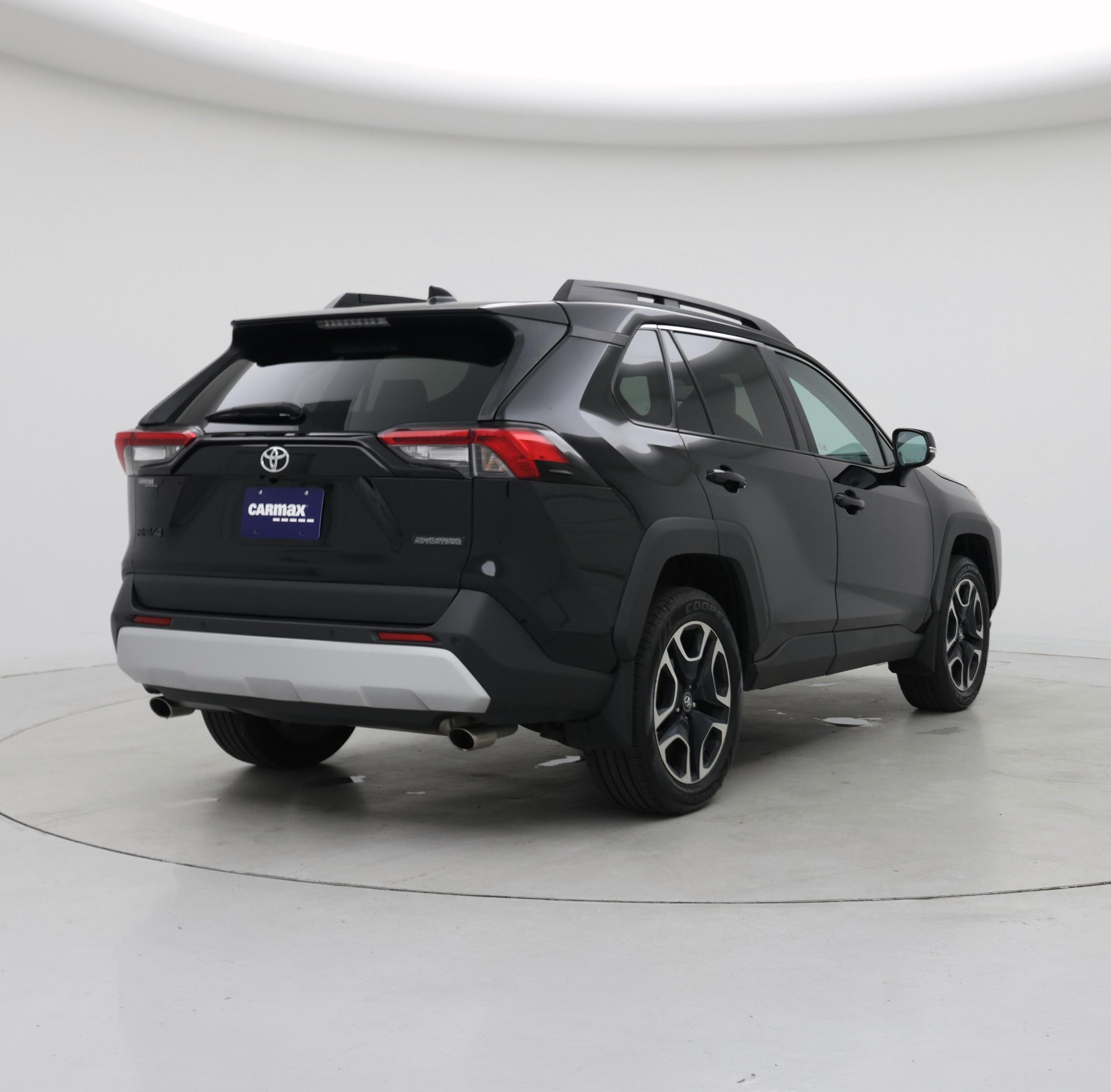 Thumbnail: 2019 Toyota RAV4 - 8