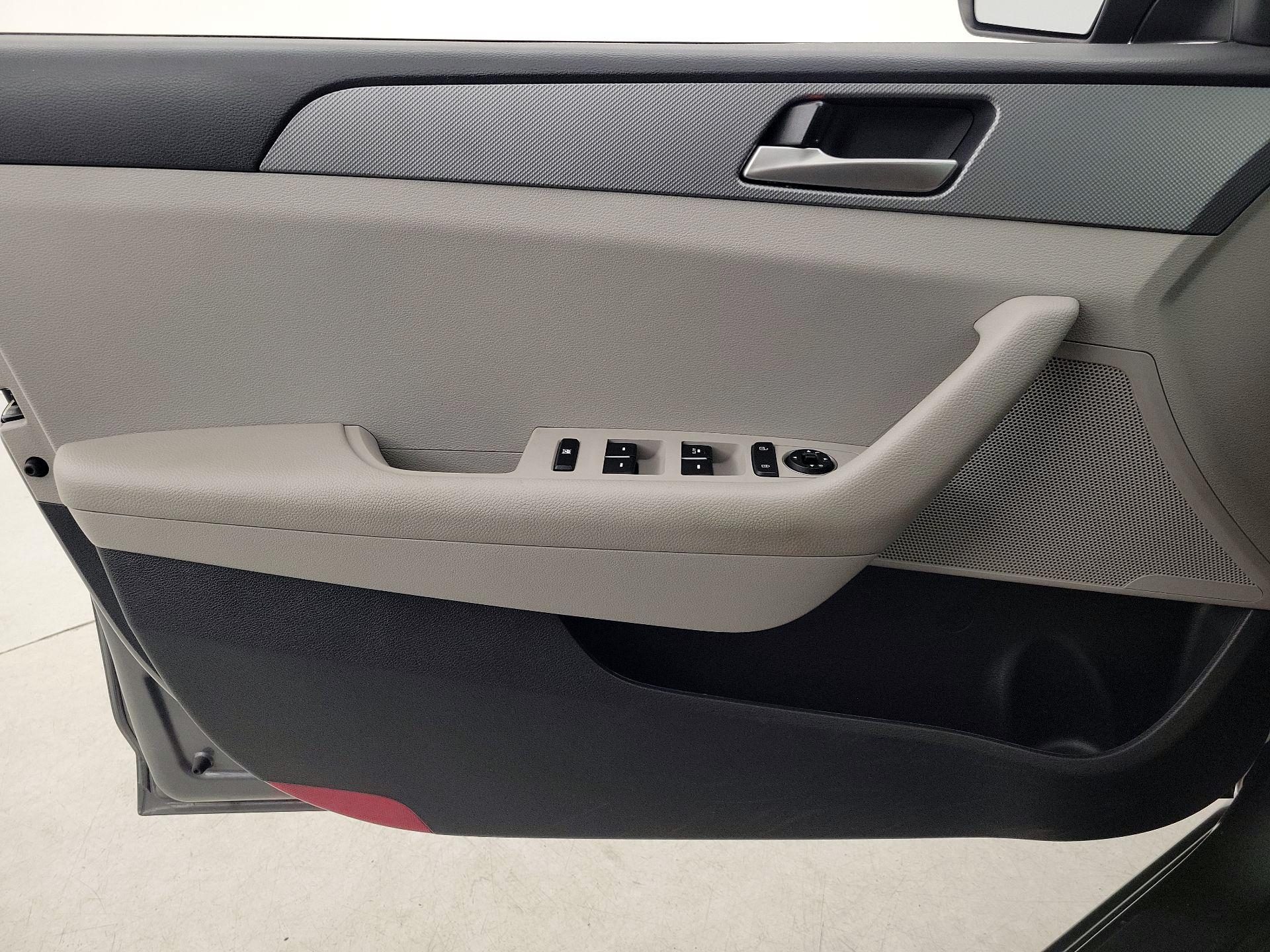 Thumbnail: 2019 Hyundai Sonata - 12