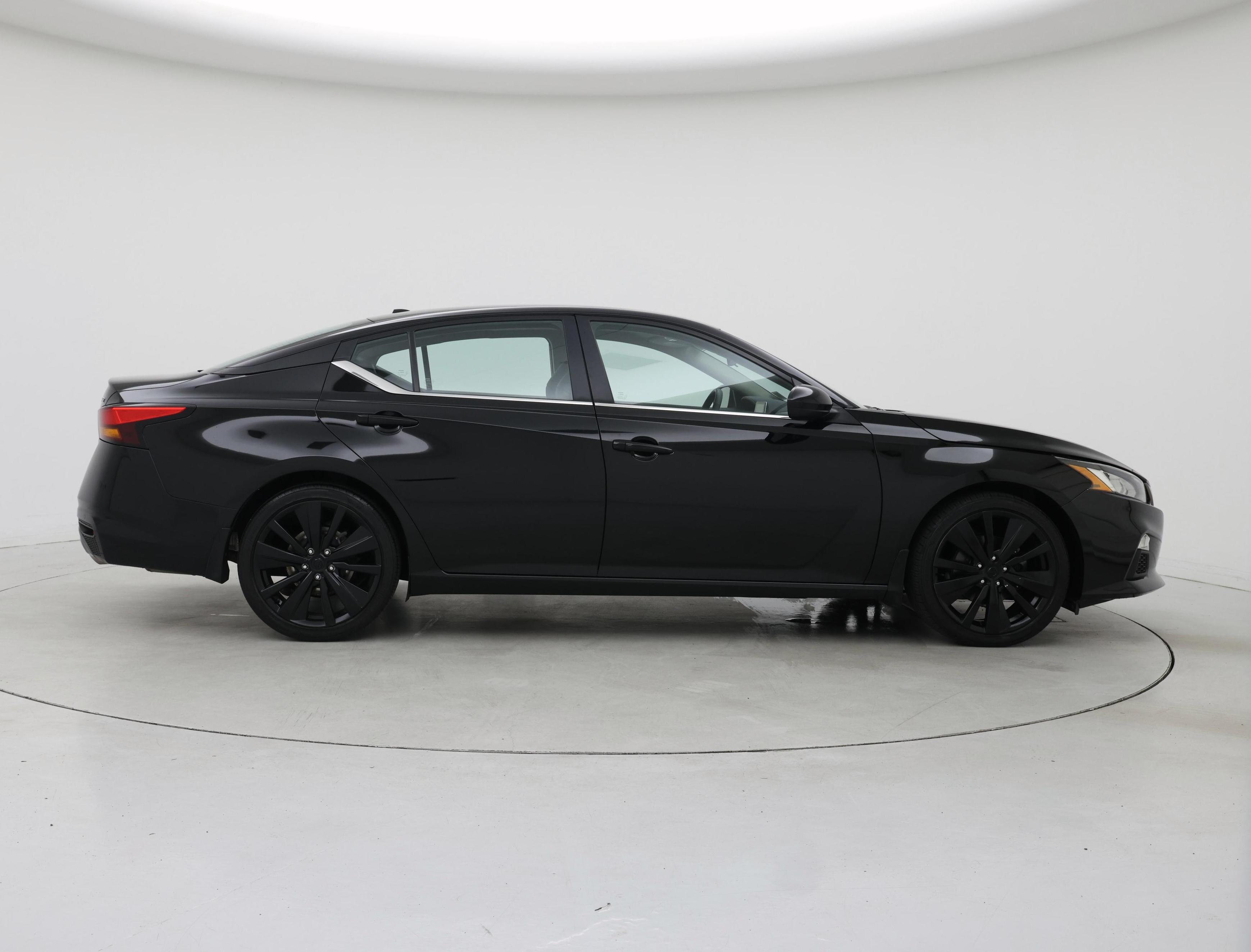 Thumbnail: 2022 Nissan Altima - 7