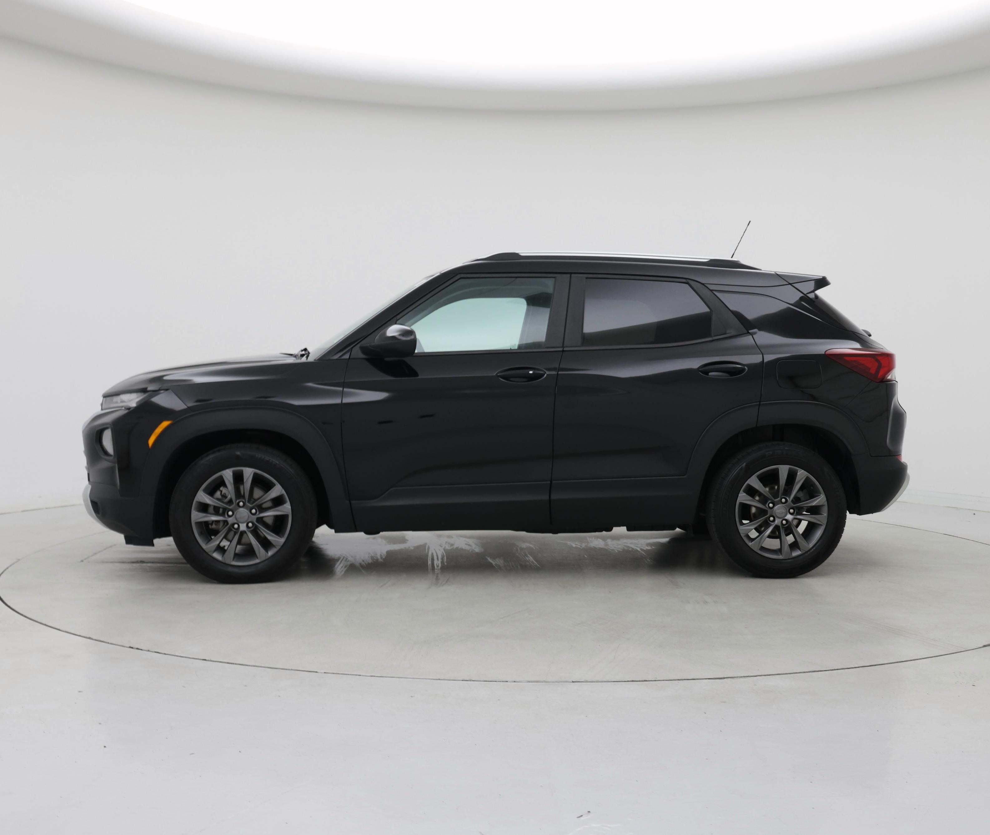 Thumbnail: 2021 Chevrolet TrailBlazer - 3