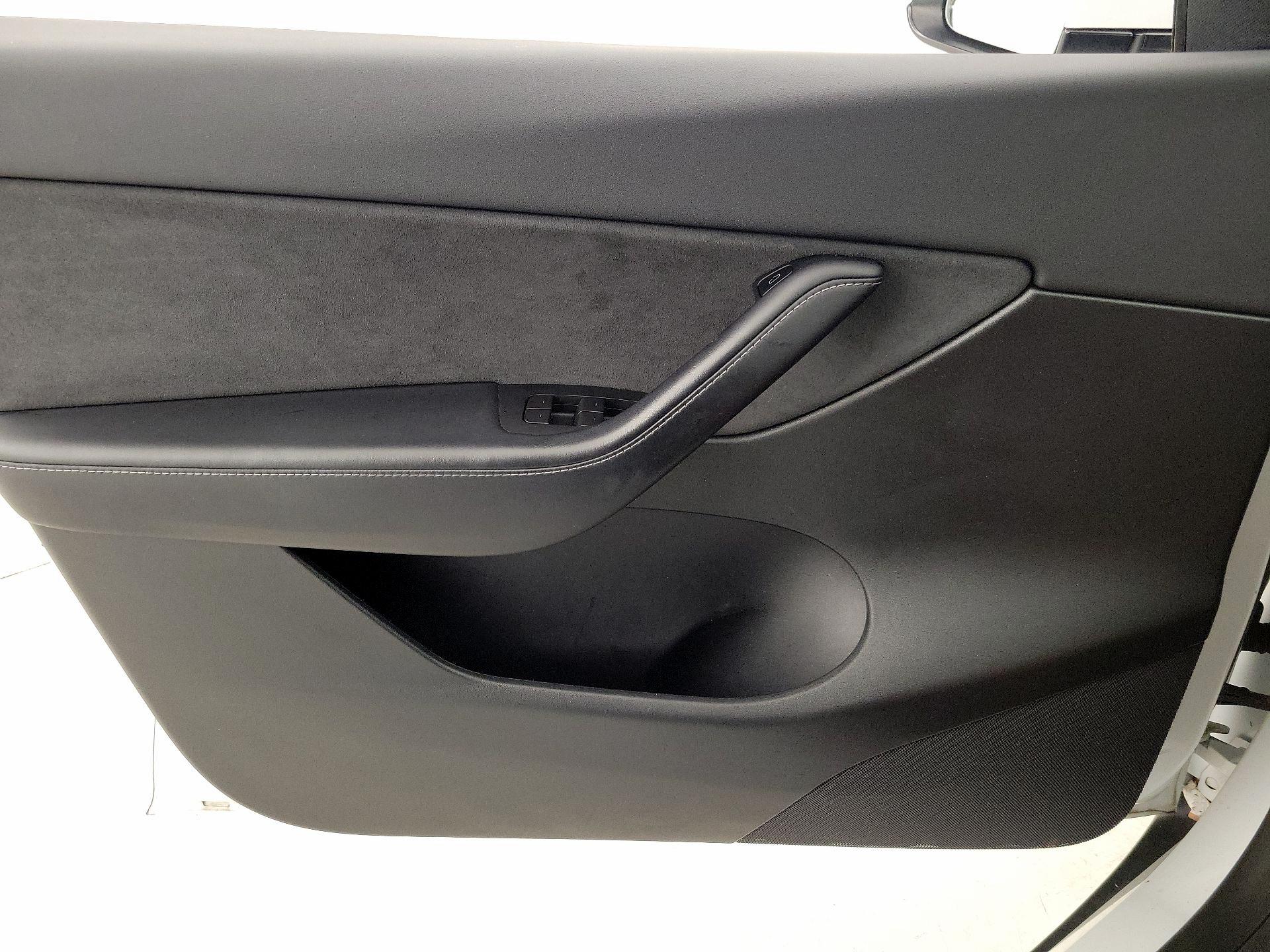 Thumbnail: 2022 Tesla Model Y - 12