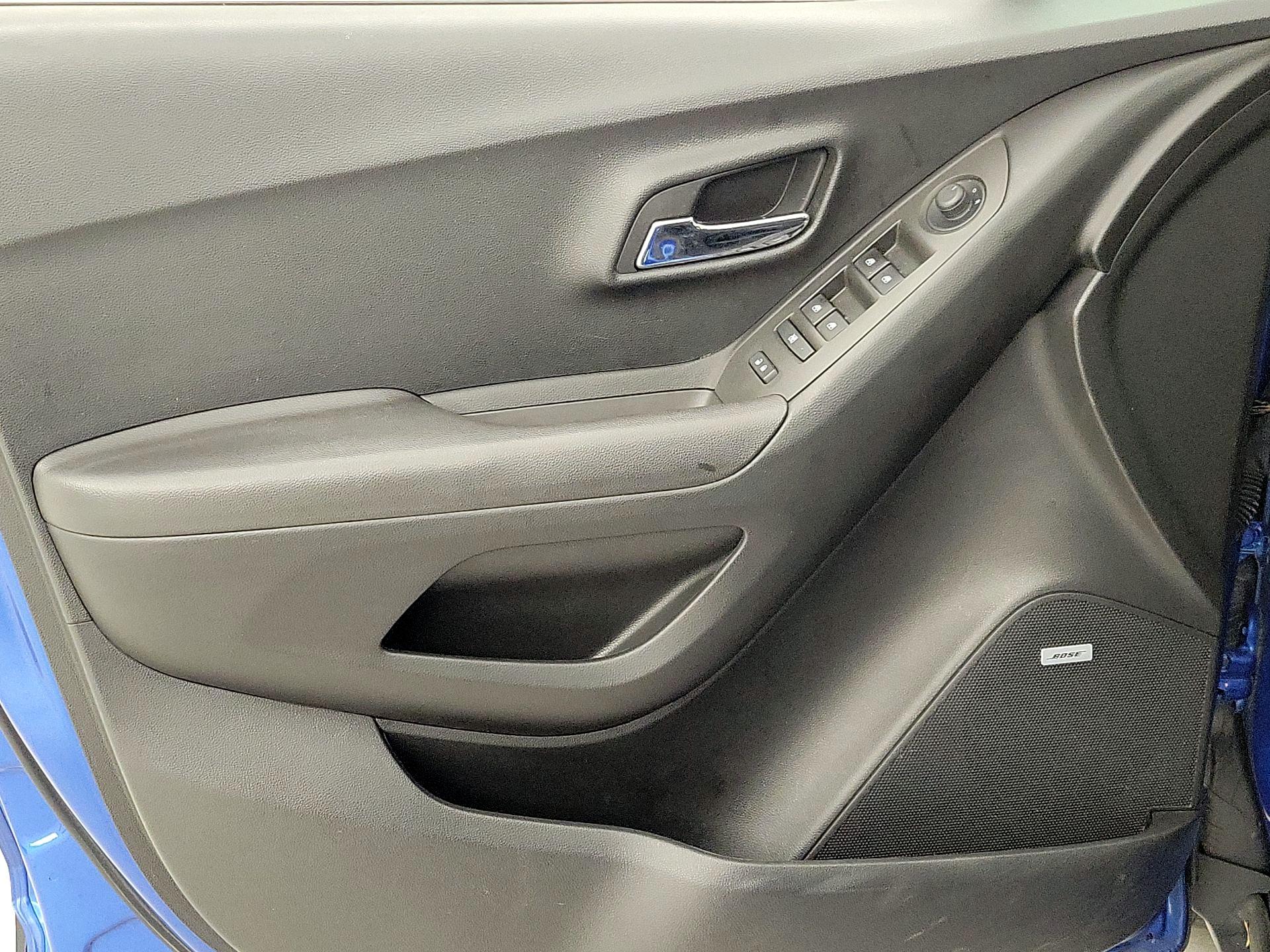 Thumbnail: 2015 Chevrolet Trax - 12
