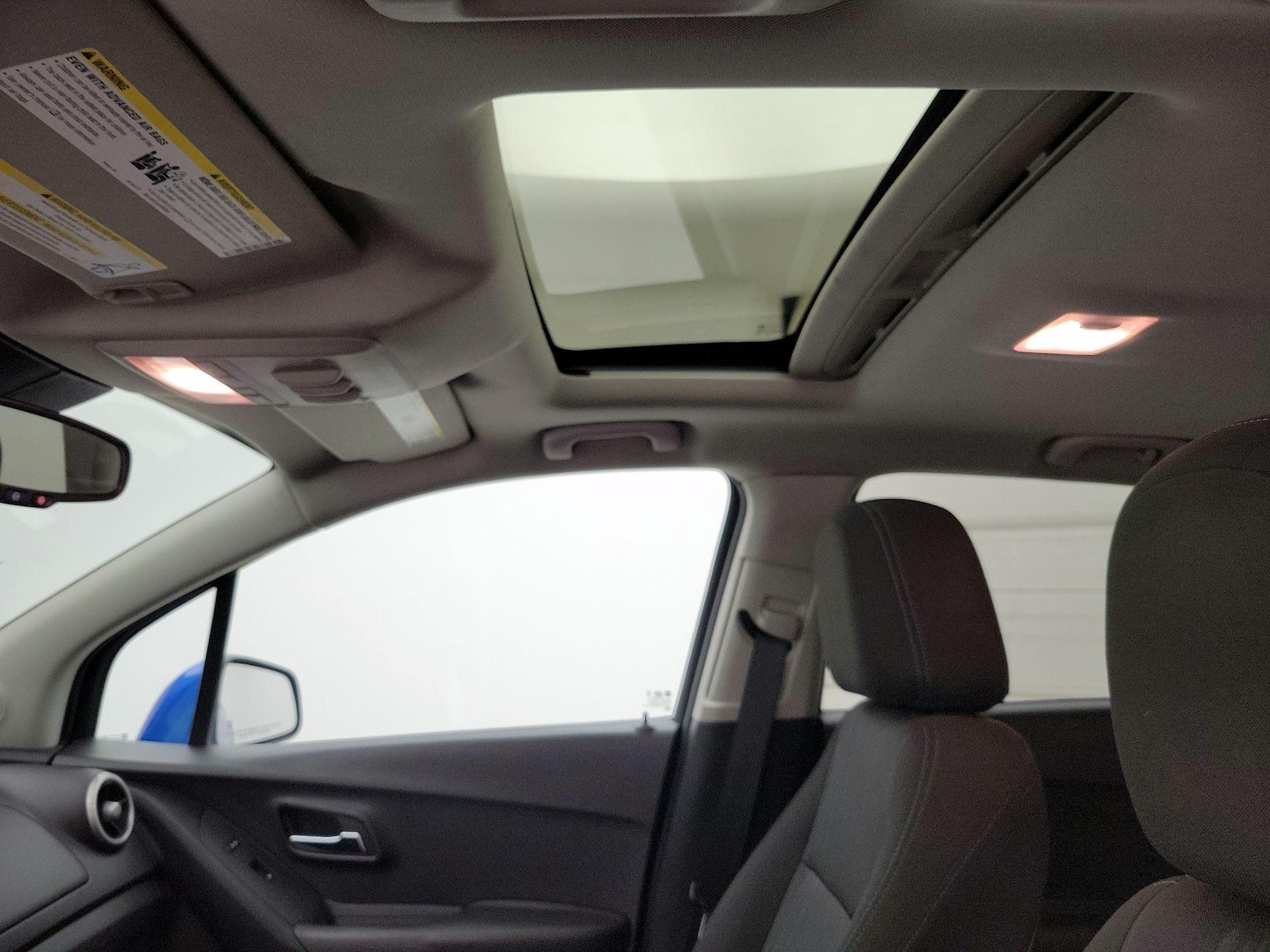Thumbnail: 2015 Chevrolet Trax - 19
