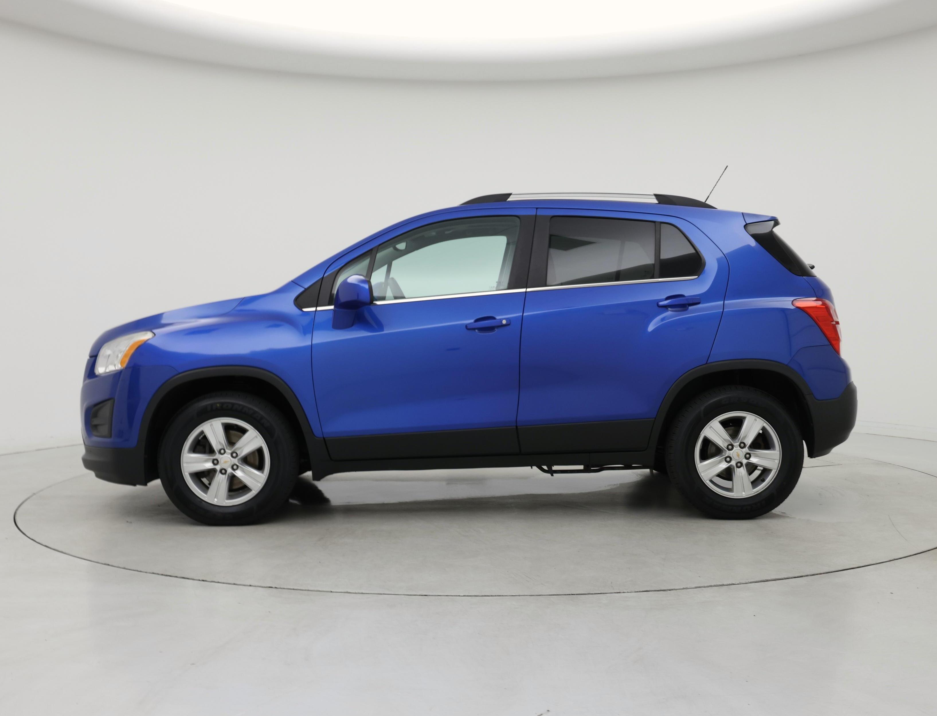Thumbnail: 2015 Chevrolet Trax - 3