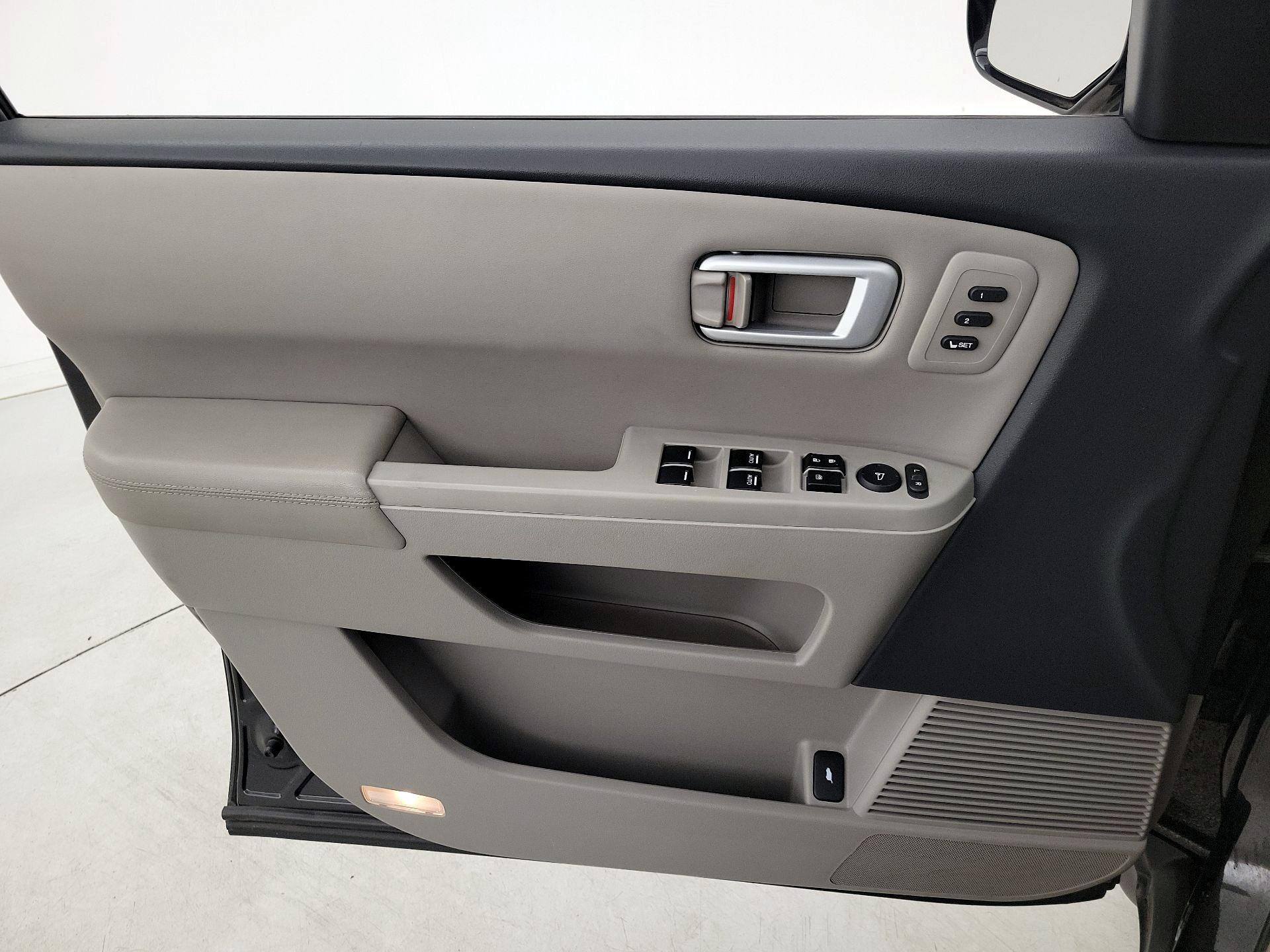 Thumbnail: 2014 Honda Pilot - 12