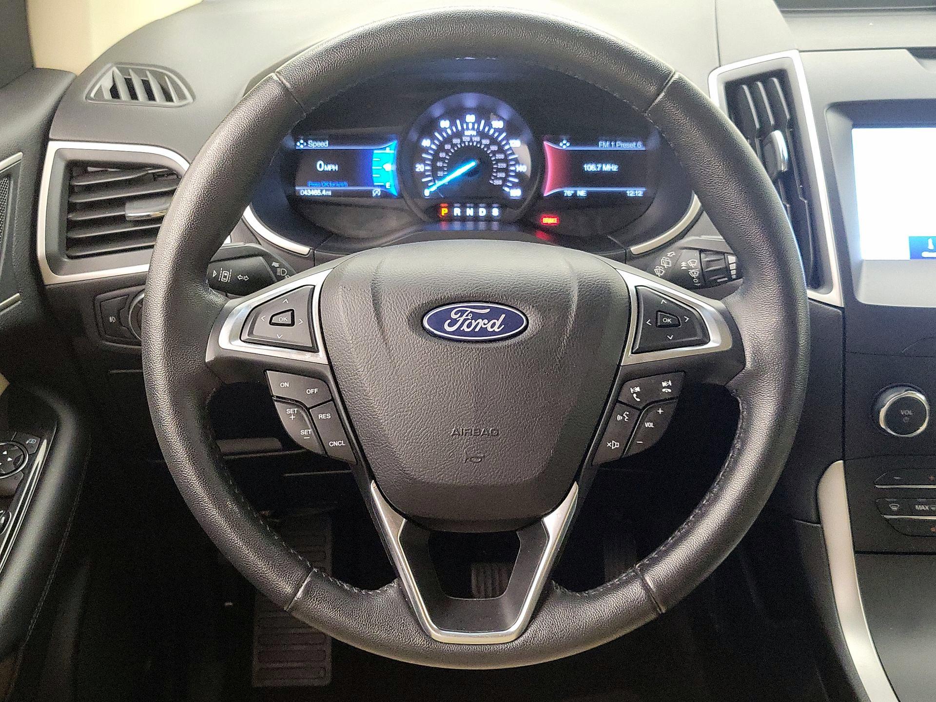 Thumbnail: 2020 Ford Edge - 10