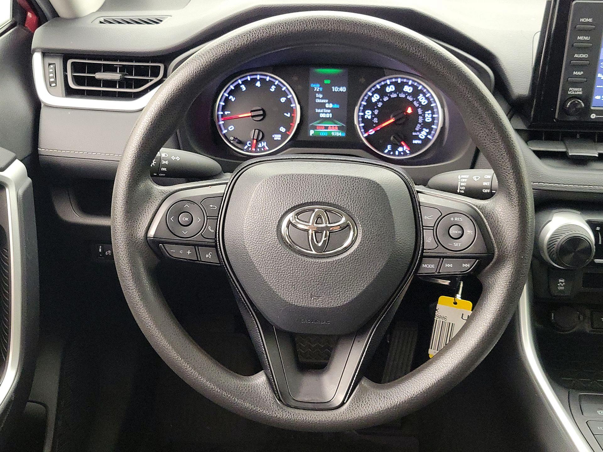 Thumbnail: 2021 Toyota RAV4 - 10