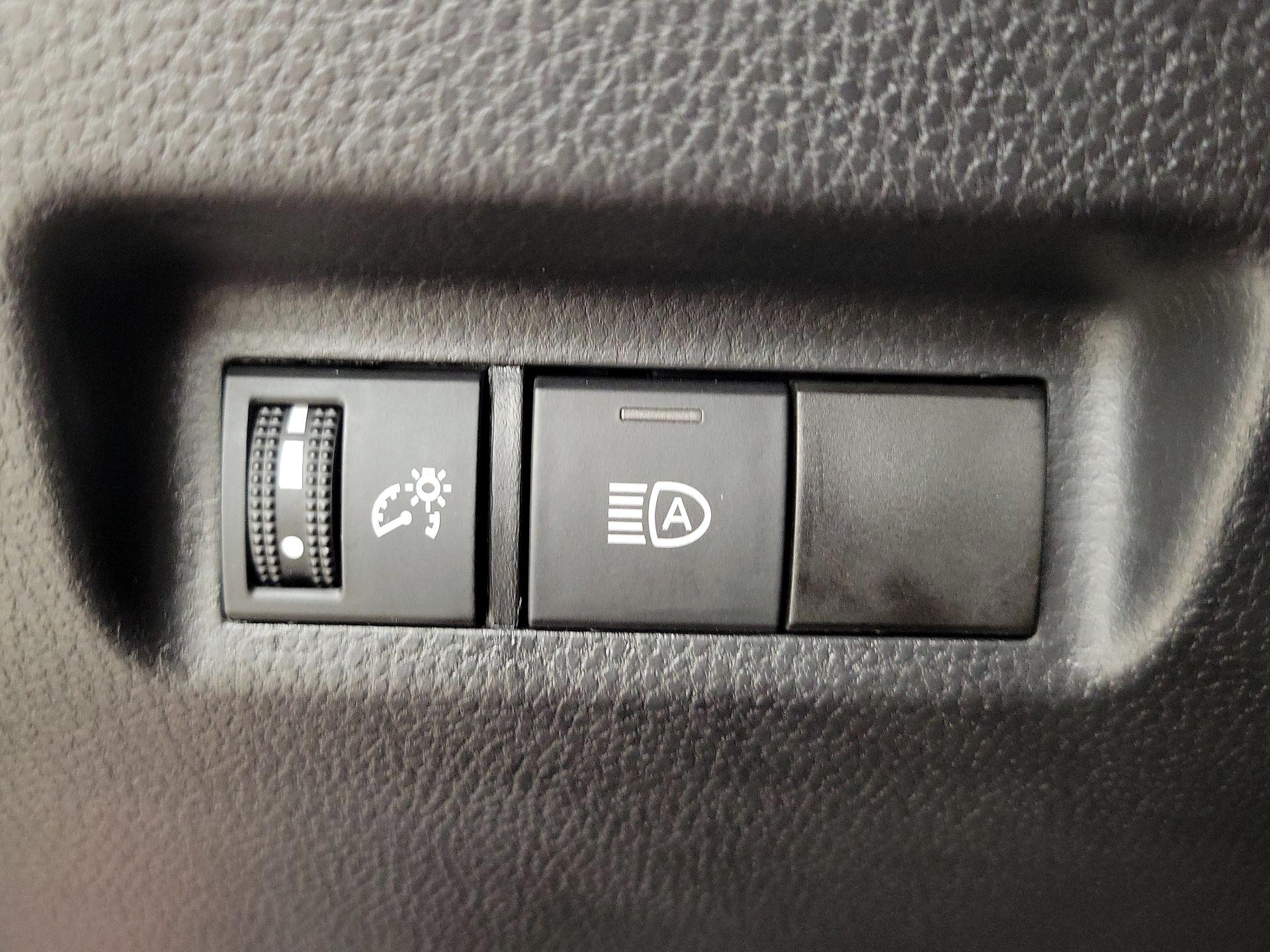 Thumbnail: 2021 Toyota RAV4 - 13