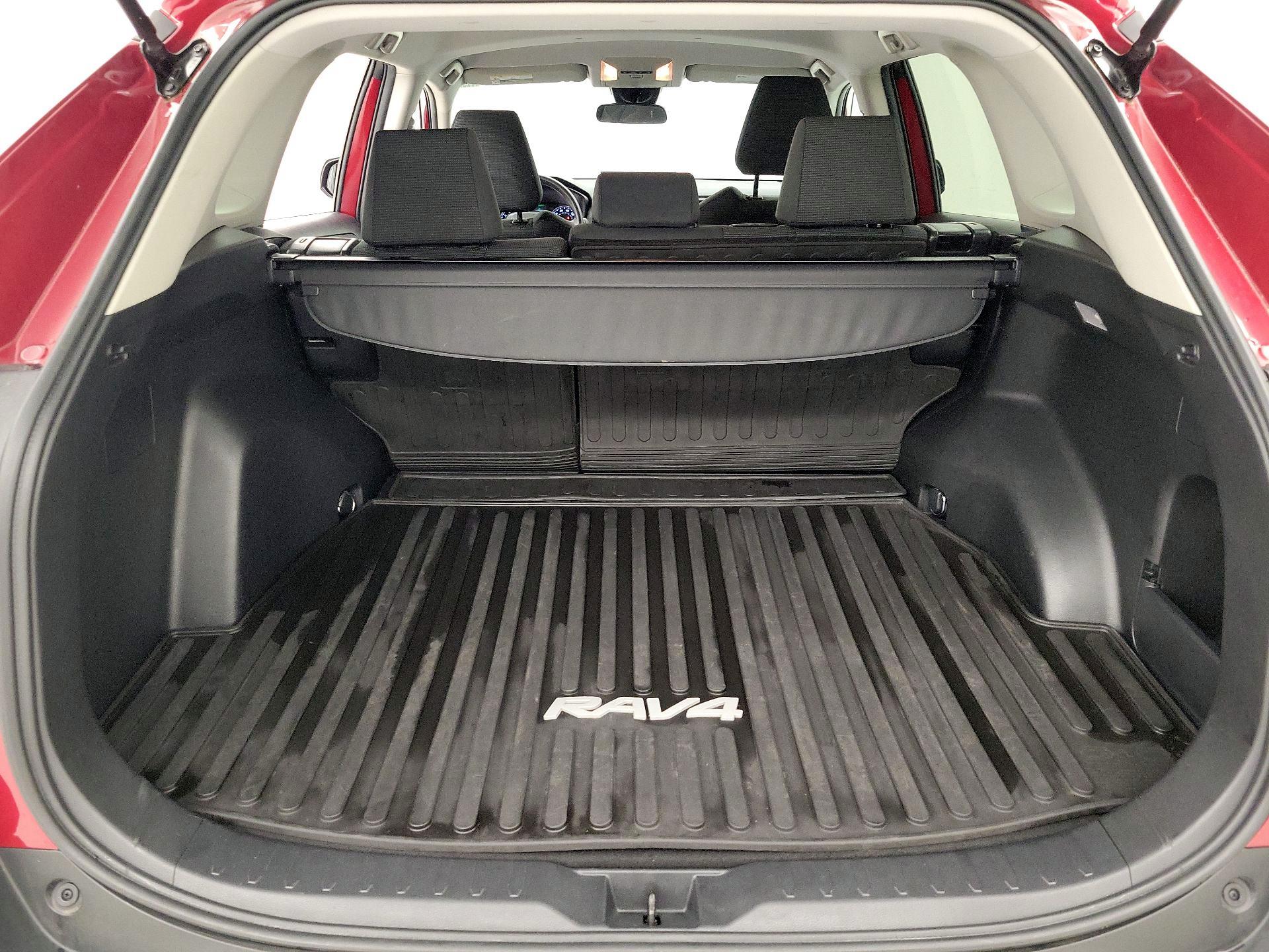 Thumbnail: 2021 Toyota RAV4 - 20