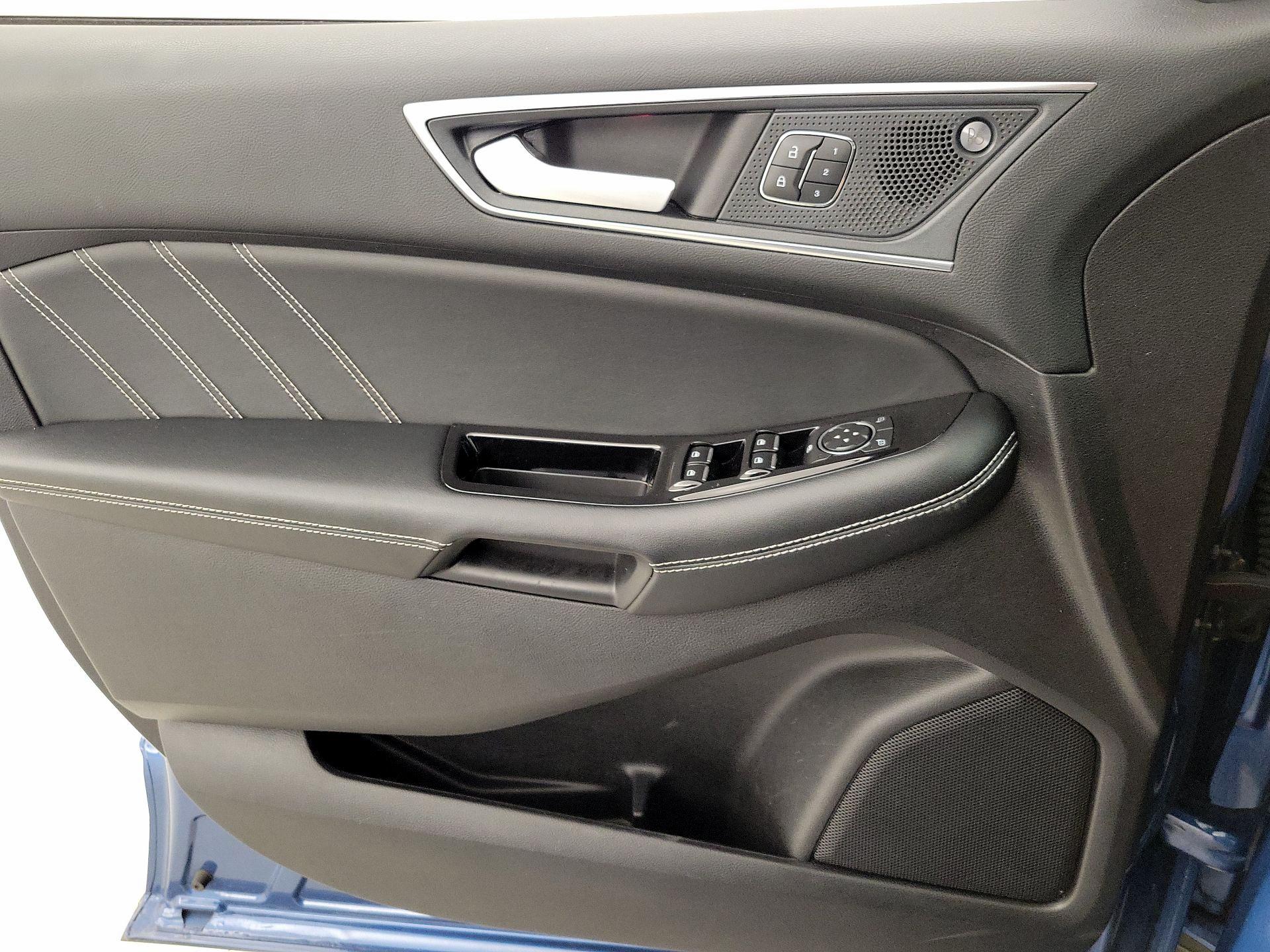 Thumbnail: 2020 Ford Edge - 12