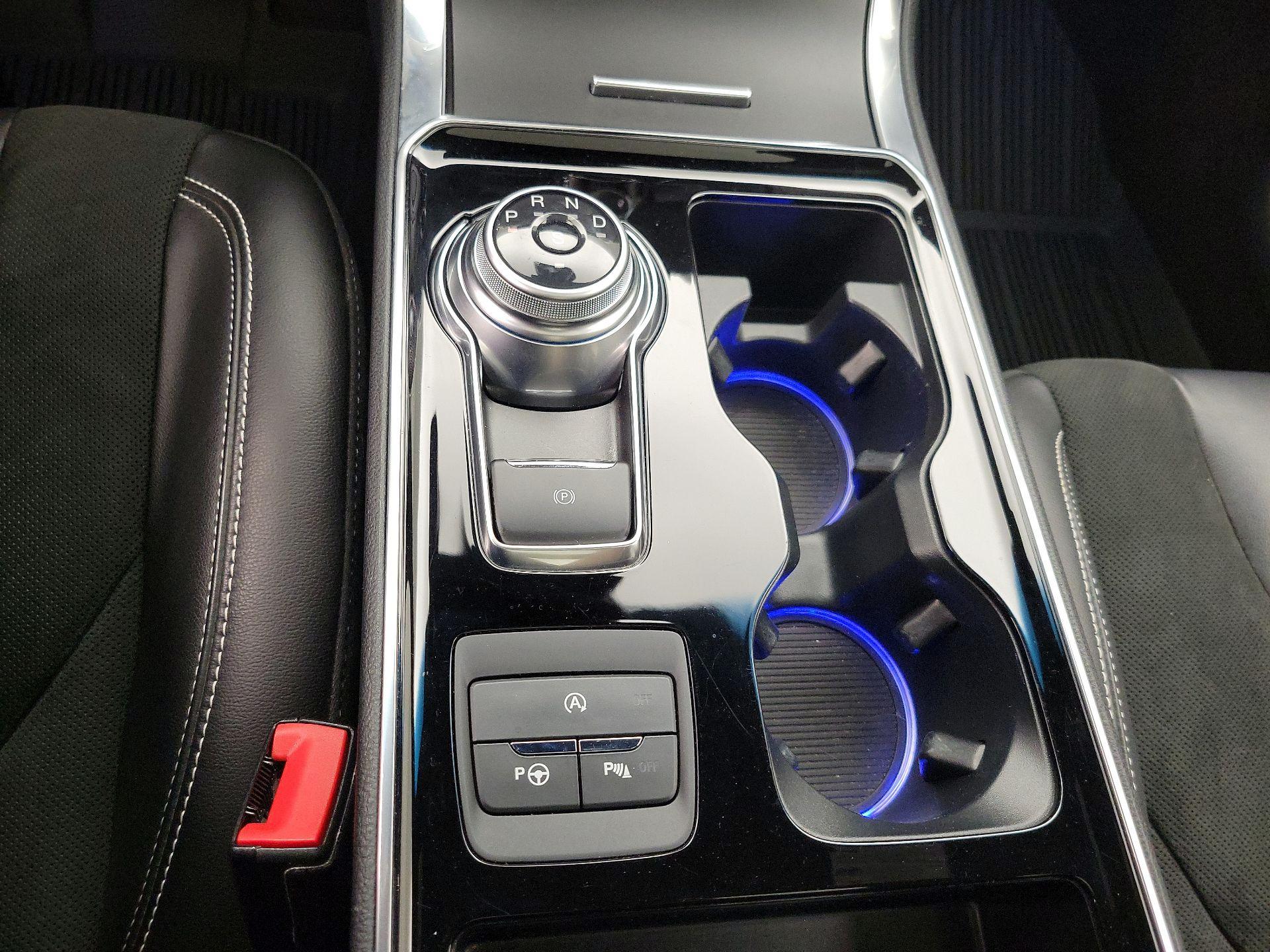 Thumbnail: 2020 Ford Edge - 18