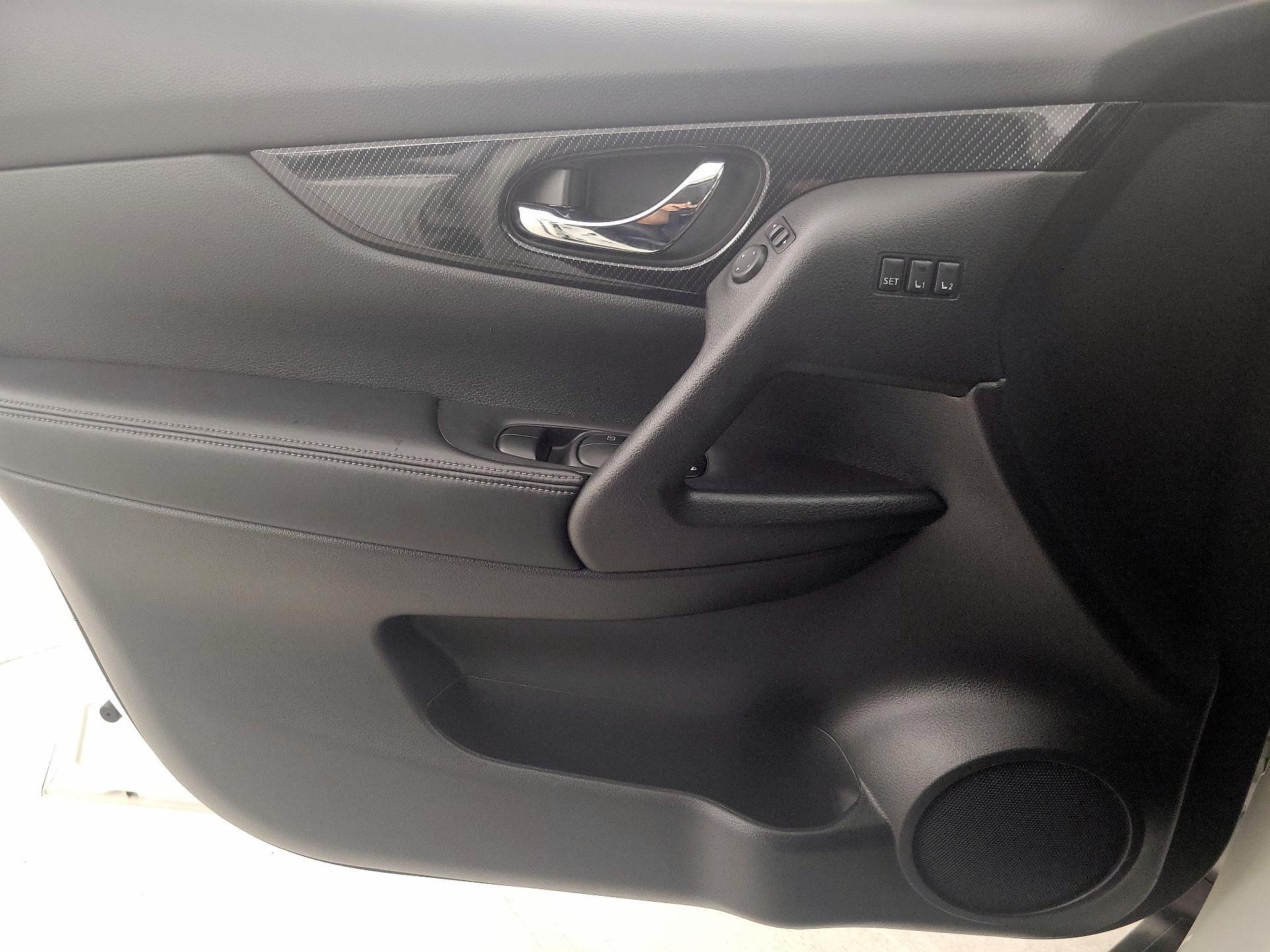 Thumbnail: 2019 Nissan Rogue - 12